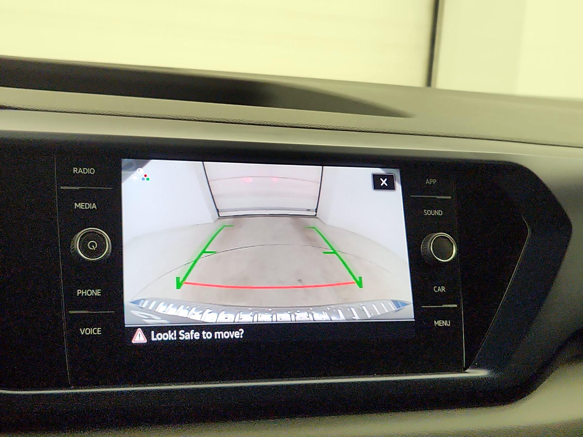 Thumbnail: 2022 Volkswagen Taos - 14