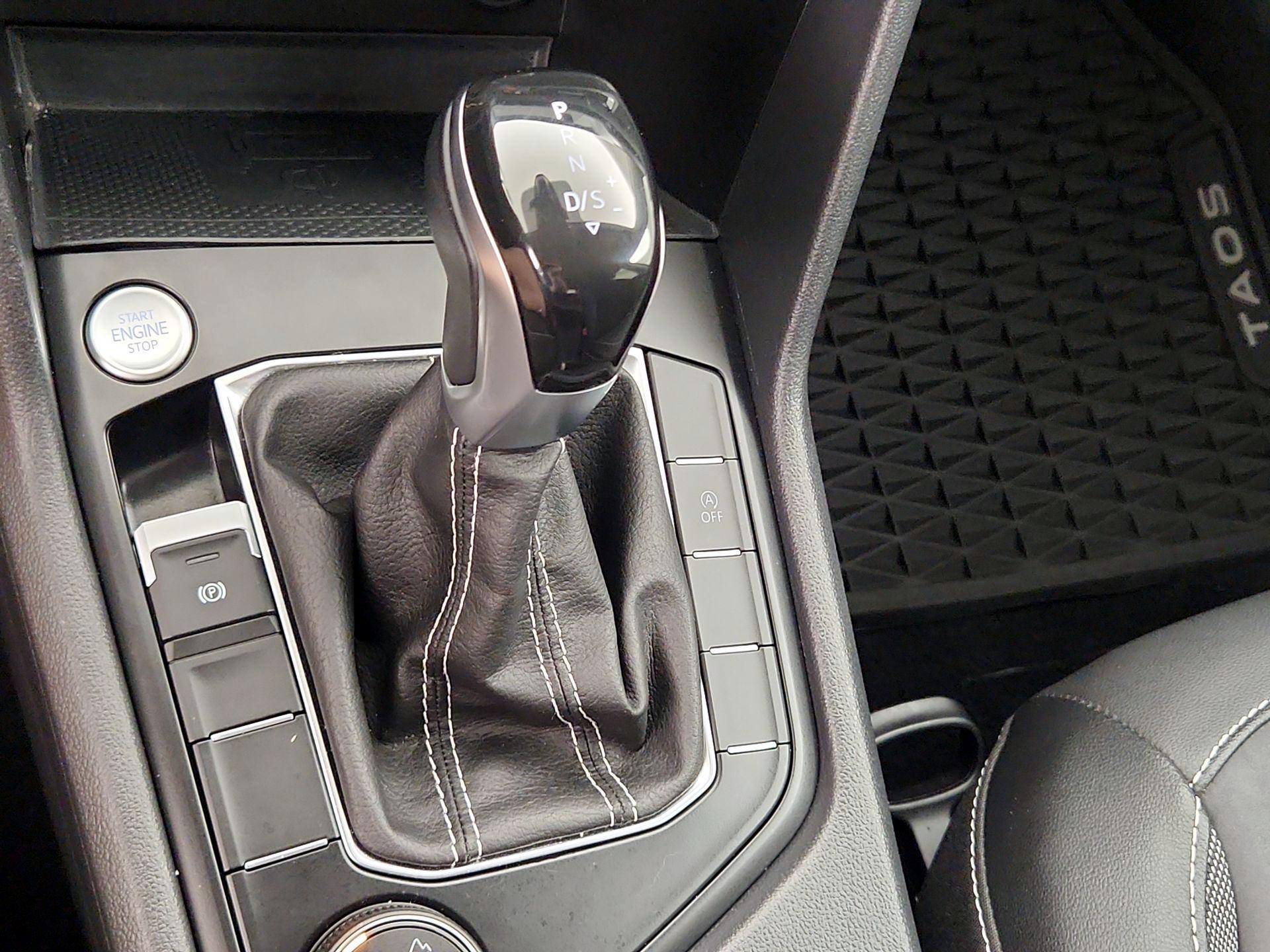 Thumbnail: 2022 Volkswagen Taos - 17