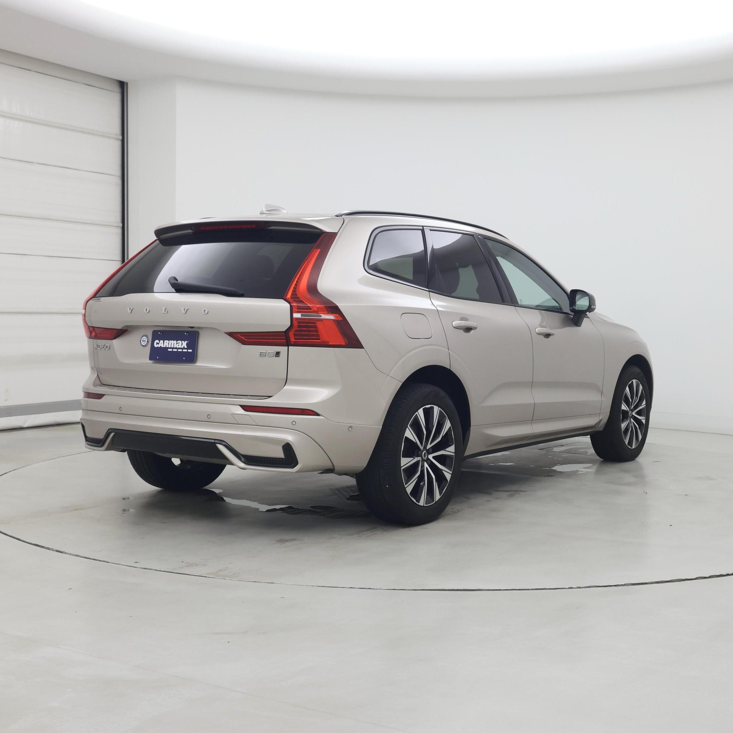 Thumbnail: 2023 Volvo XC60 - 8