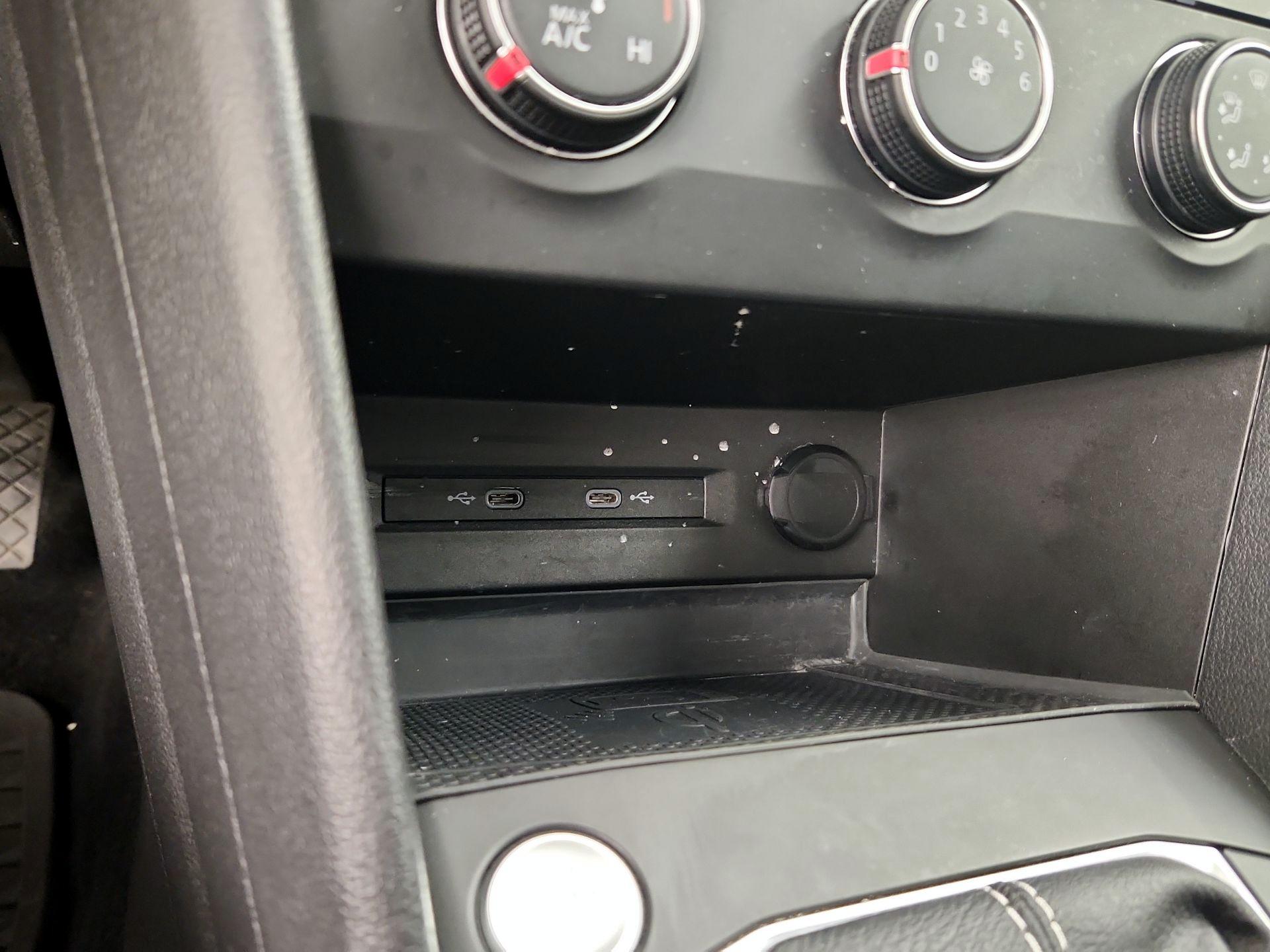 Thumbnail: 2022 Volkswagen Taos - 18
