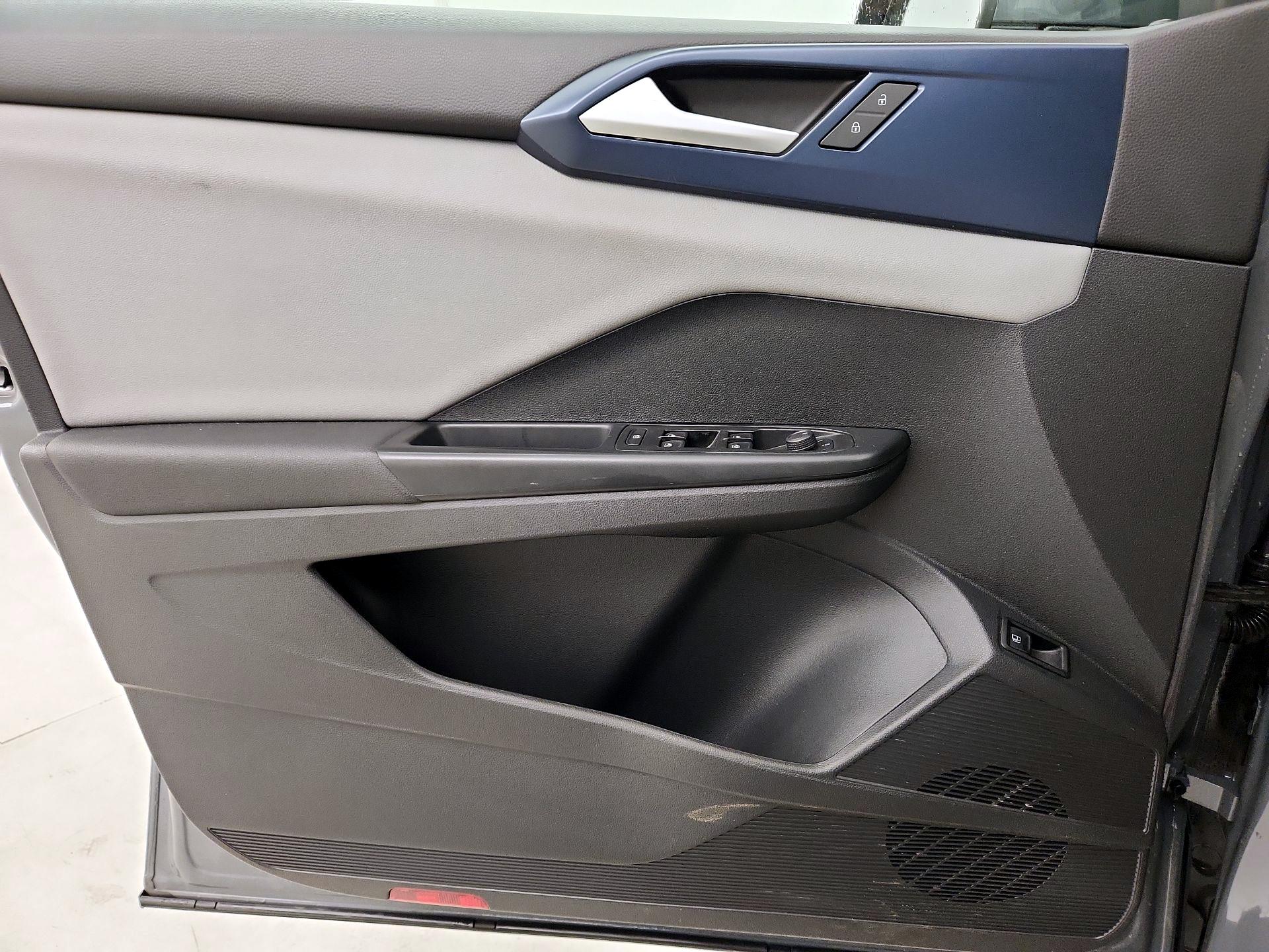 Thumbnail: 2022 Volkswagen Taos - 12