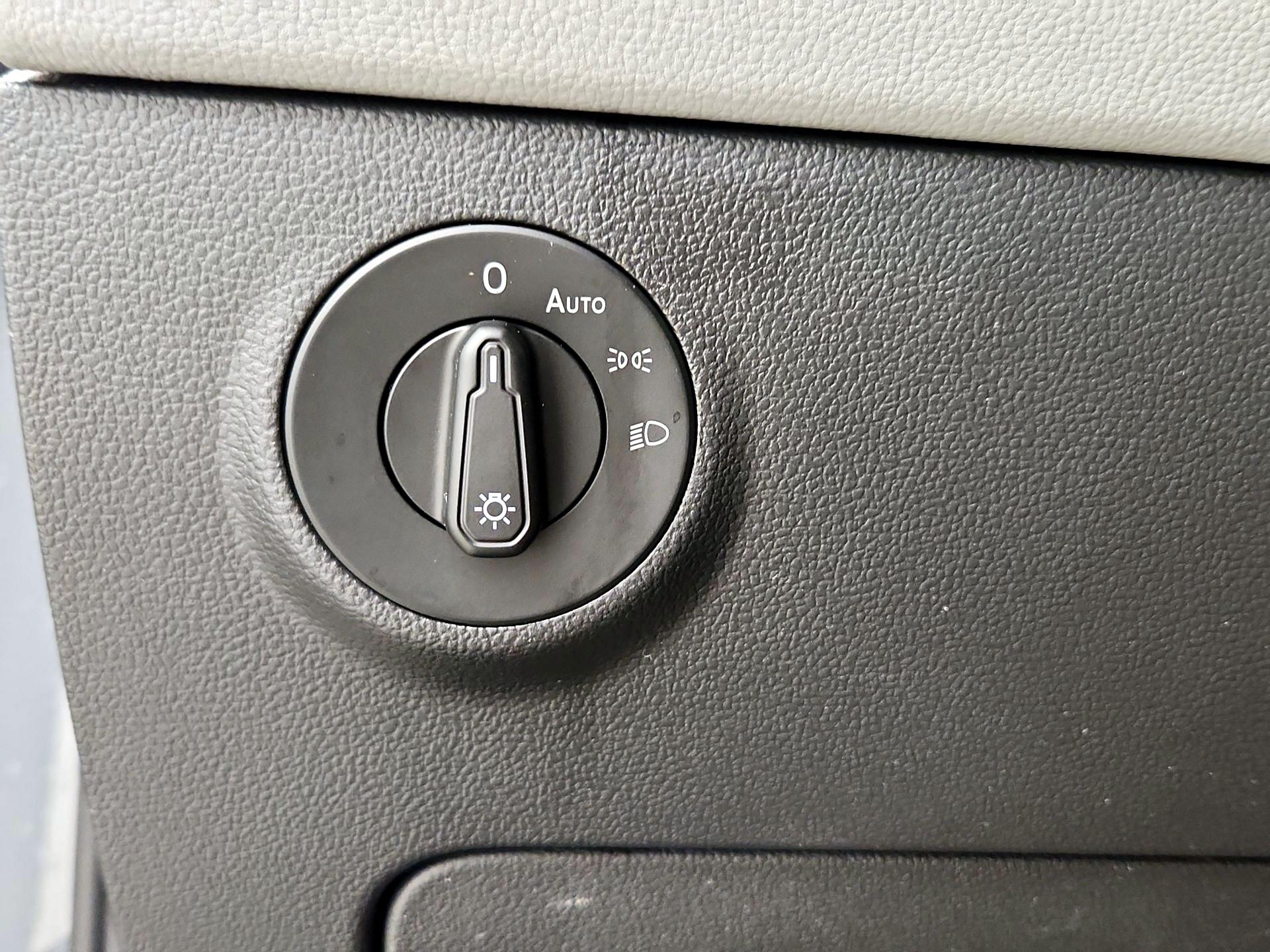 Thumbnail: 2022 Volkswagen Taos - 13