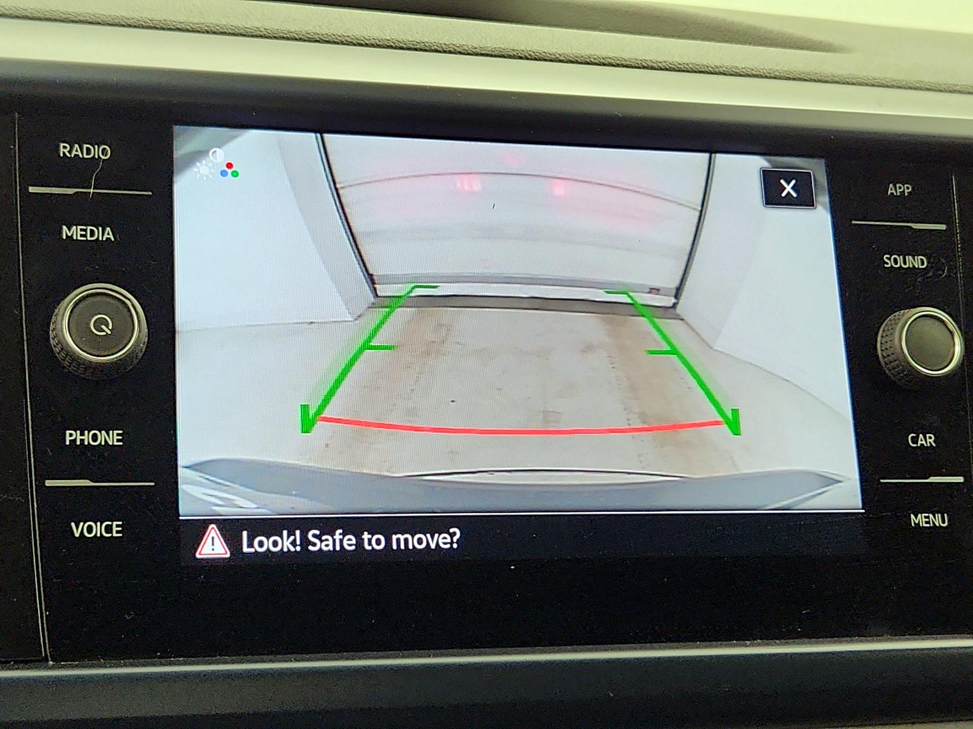 Thumbnail: 2022 Volkswagen Taos - 14