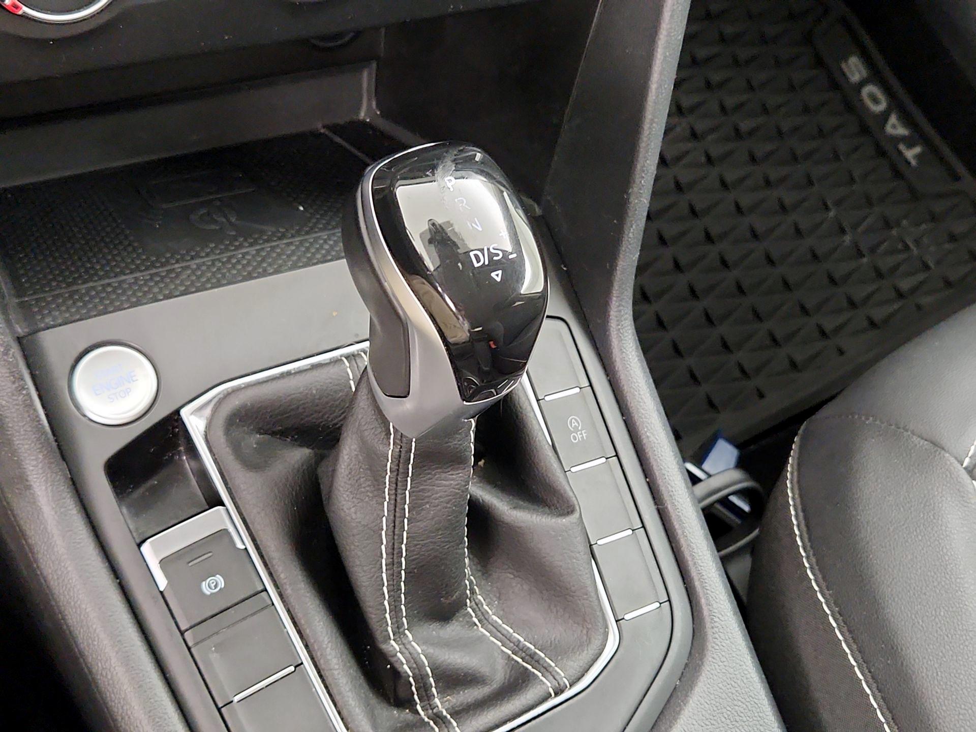 Thumbnail: 2022 Volkswagen Taos - 17