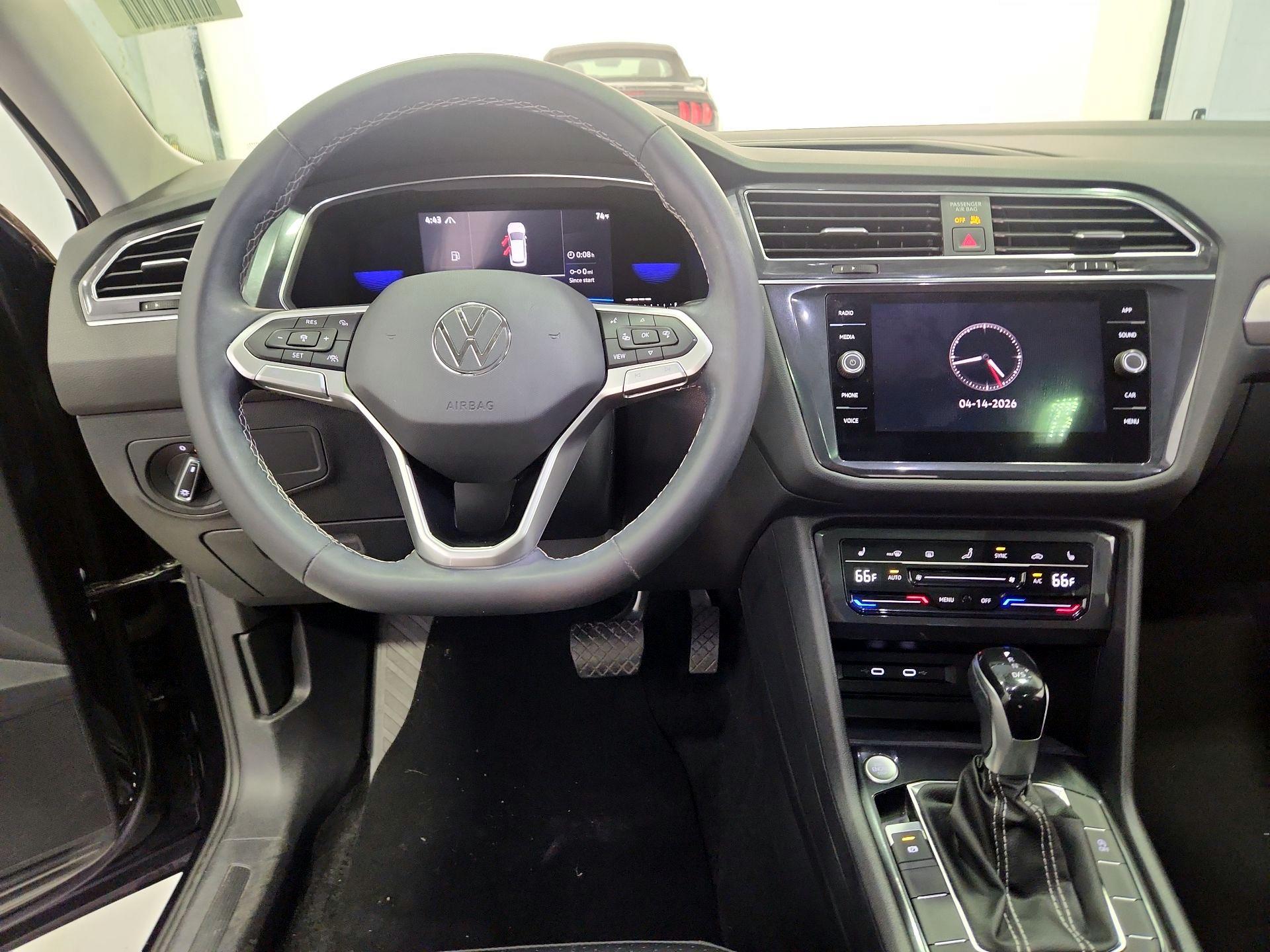 Thumbnail: 2023 Volkswagen Tiguan - 9