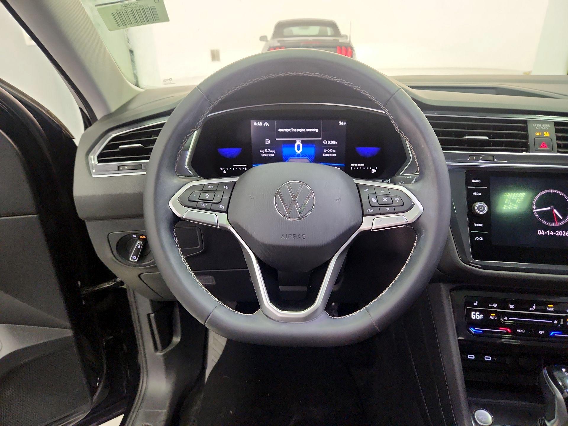 Thumbnail: 2023 Volkswagen Tiguan - 10