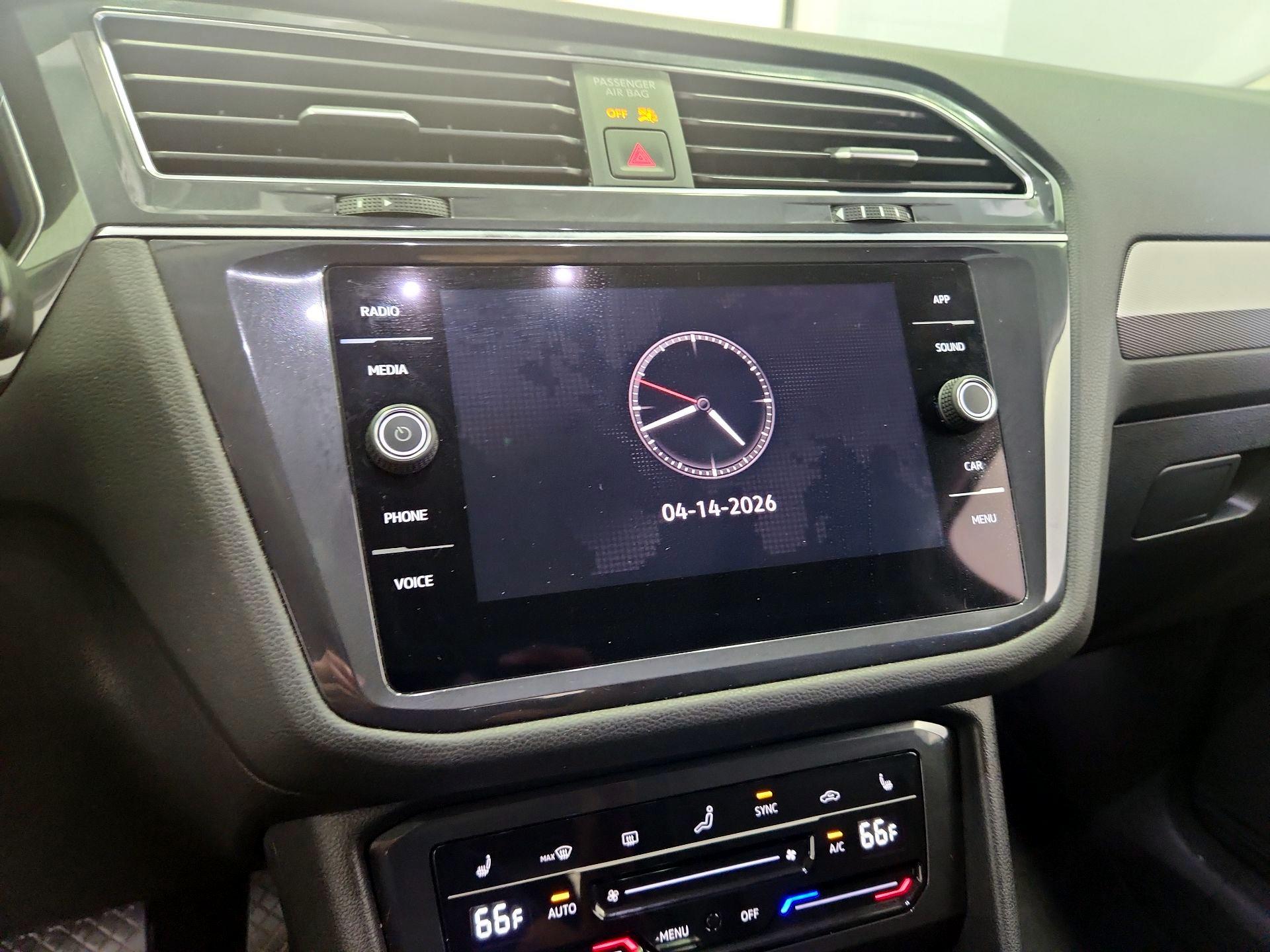 Thumbnail: 2023 Volkswagen Tiguan - 15