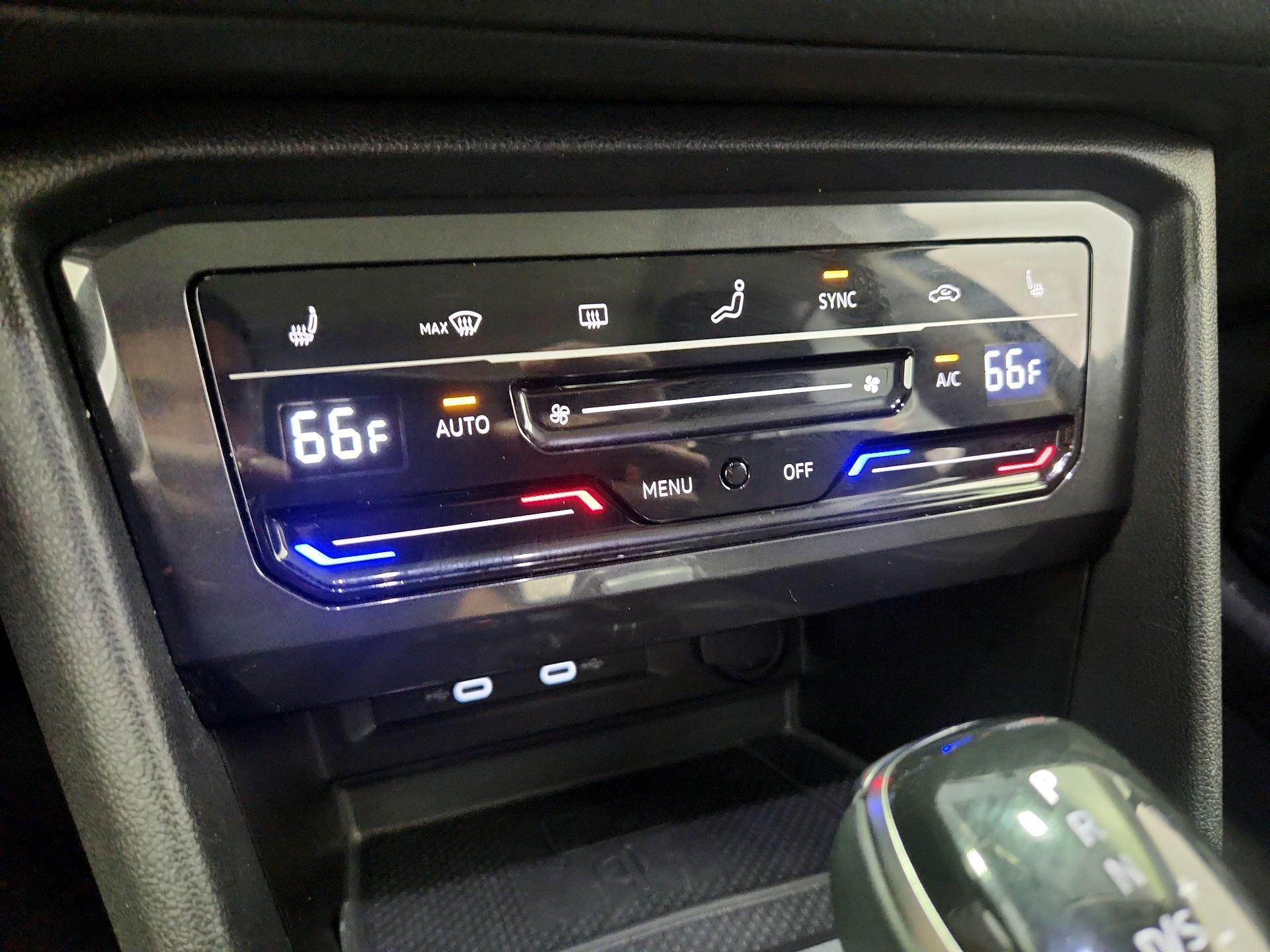 Thumbnail: 2023 Volkswagen Tiguan - 16