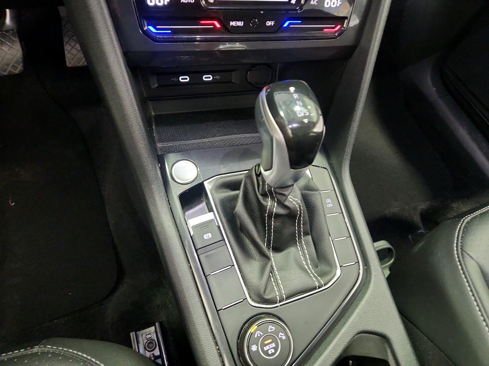 Thumbnail: 2023 Volkswagen Tiguan - 17