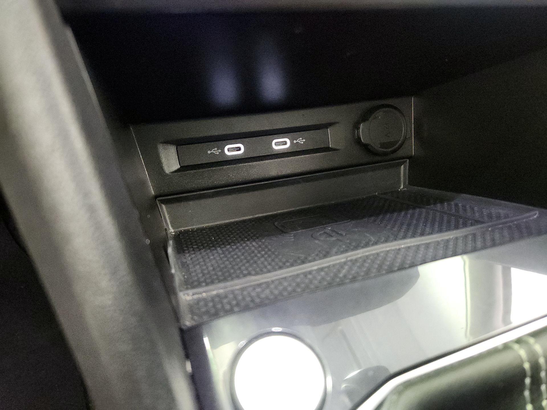 Thumbnail: 2023 Volkswagen Tiguan - 18