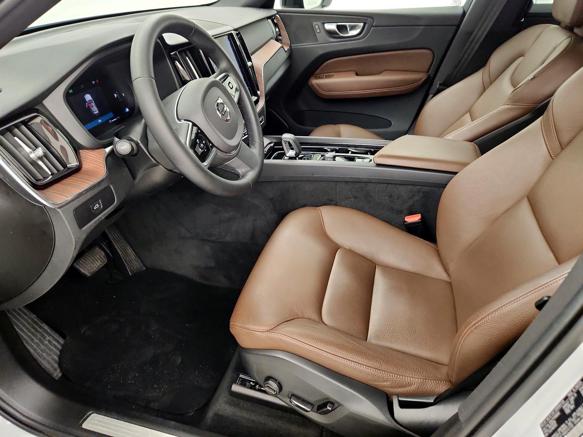 Thumbnail: 2023 Volvo XC60 - 11