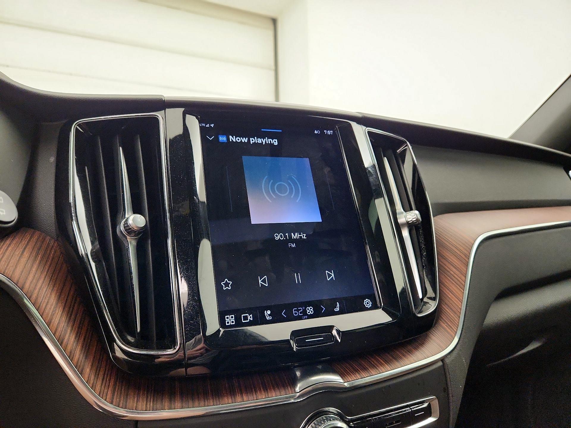 Thumbnail: 2023 Volvo XC60 - 16