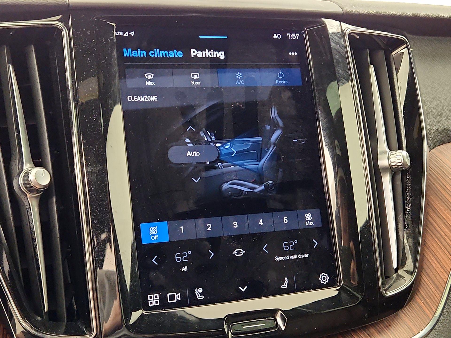 Thumbnail: 2023 Volvo XC60 - 17