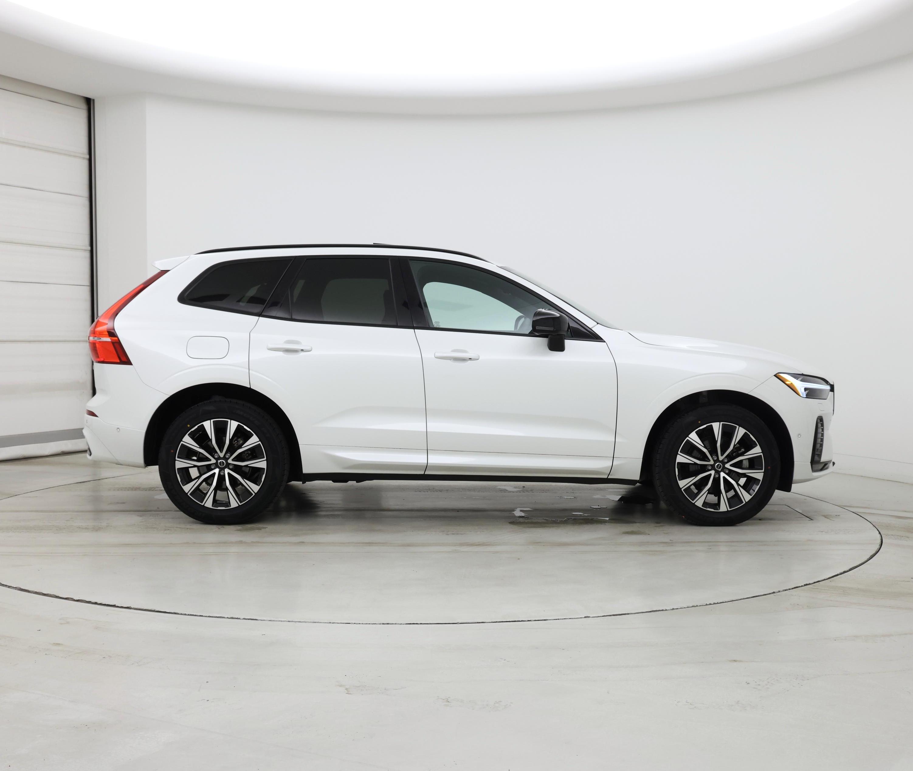 Thumbnail: 2023 Volvo XC60 - 7