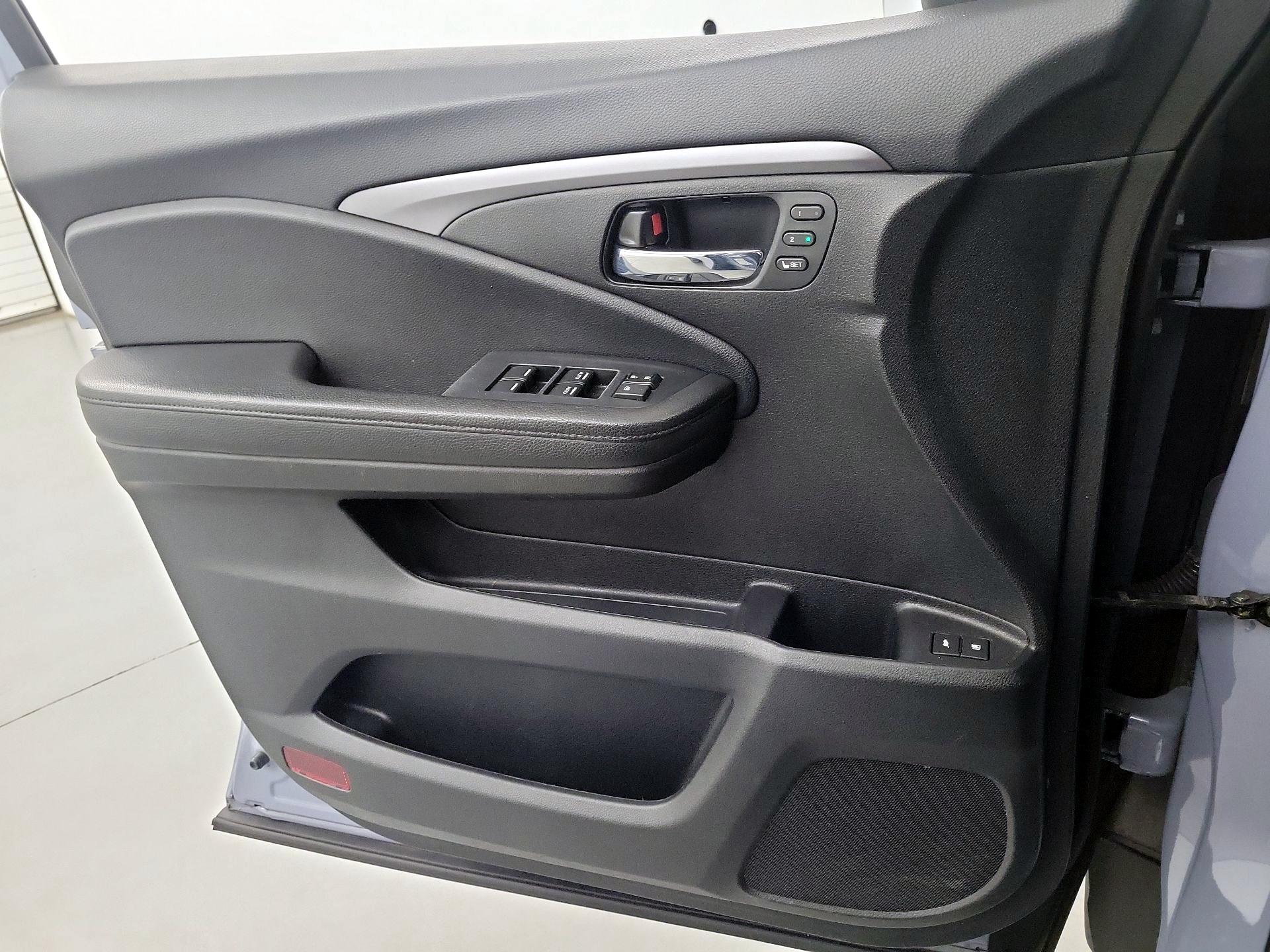 Thumbnail: 2022 Honda Pilot - 12