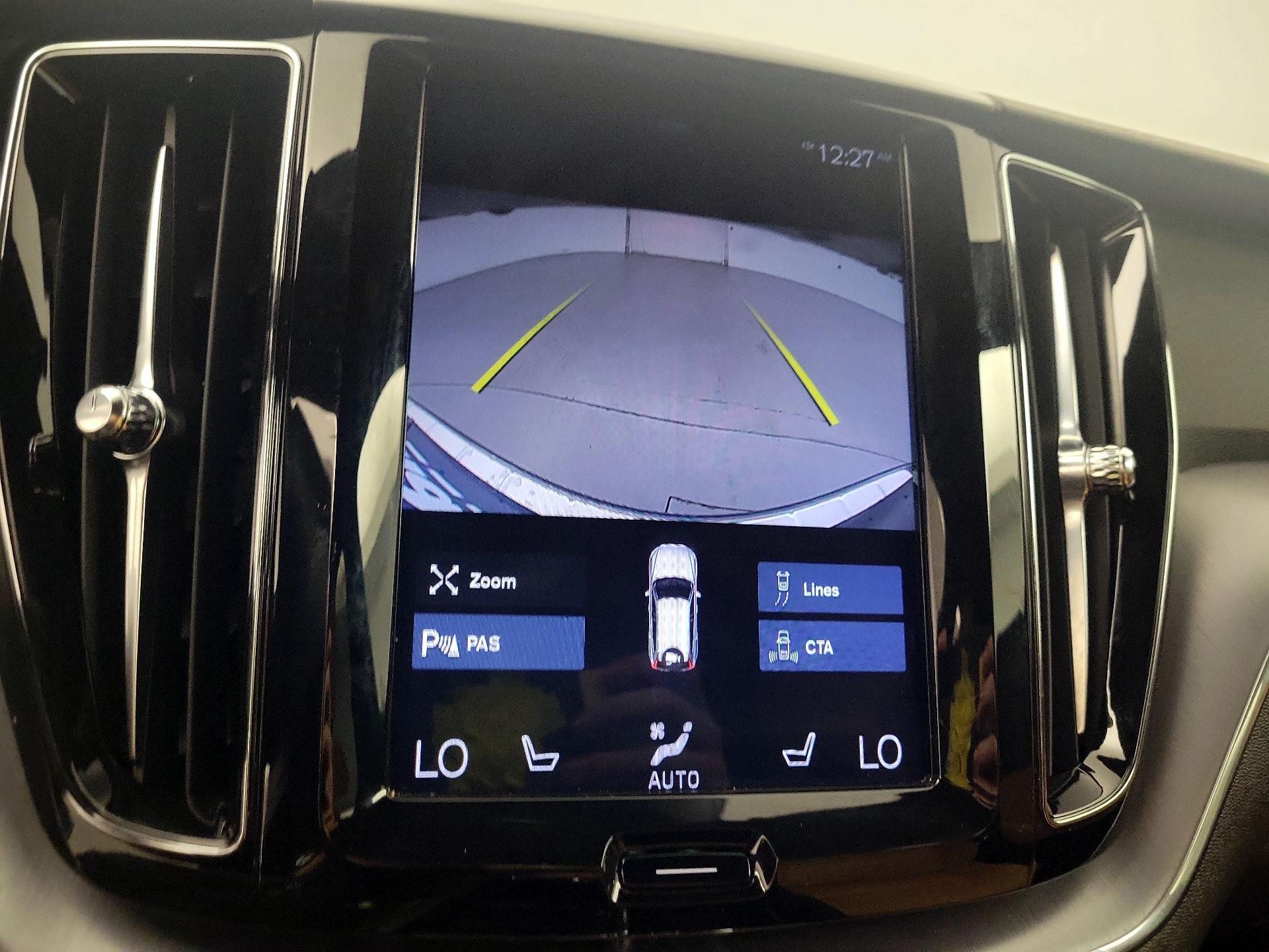 Thumbnail: 2020 Volvo XC60 - 15