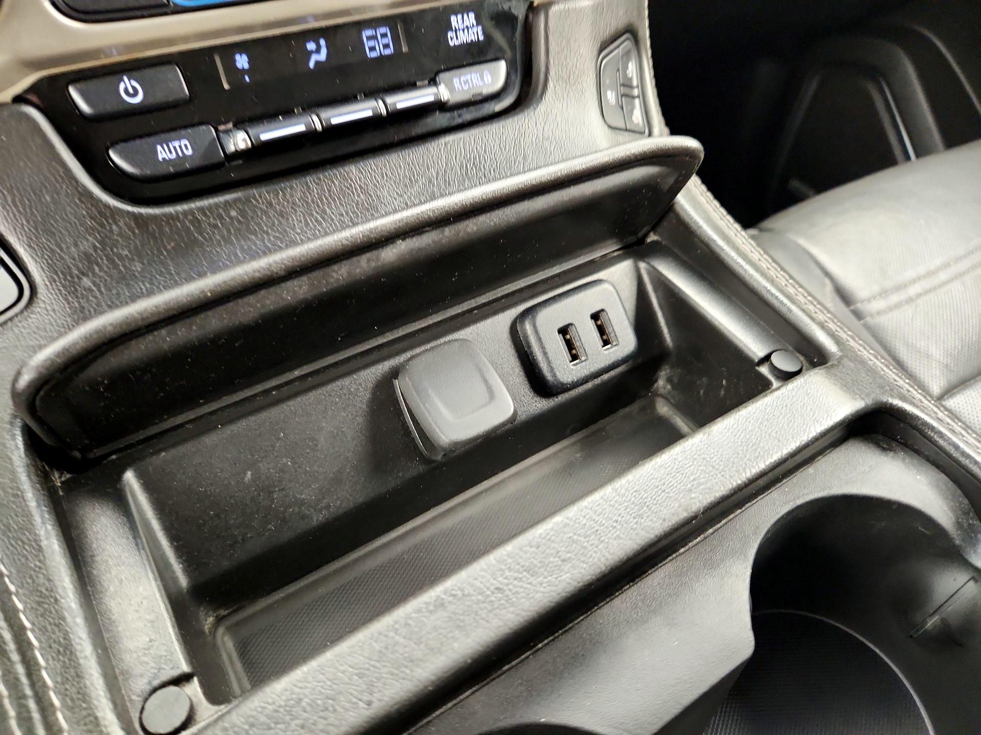 Thumbnail: 2020 GMC Yukon XL - 18