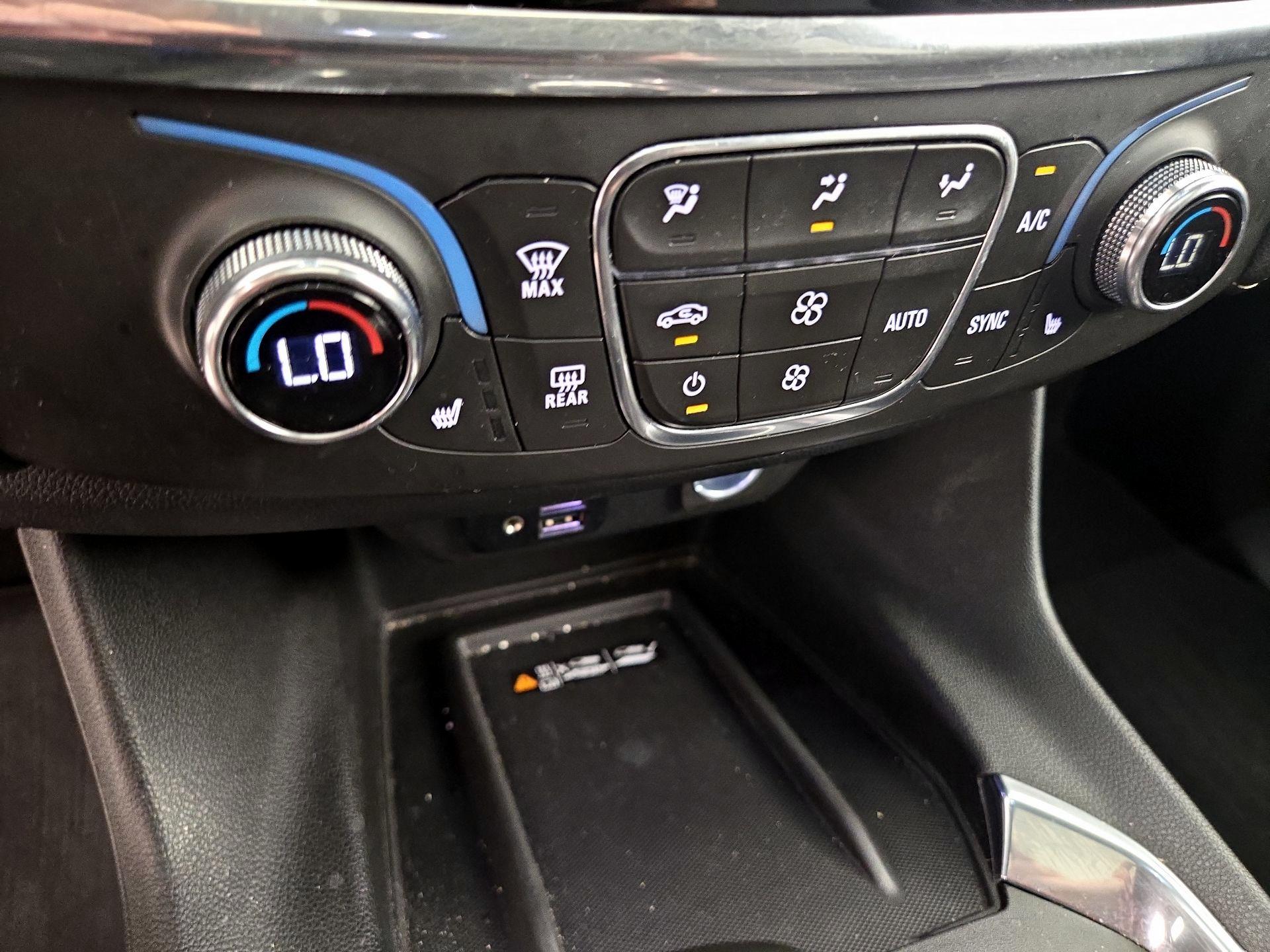 Thumbnail: 2023 Chevrolet Traverse - 17