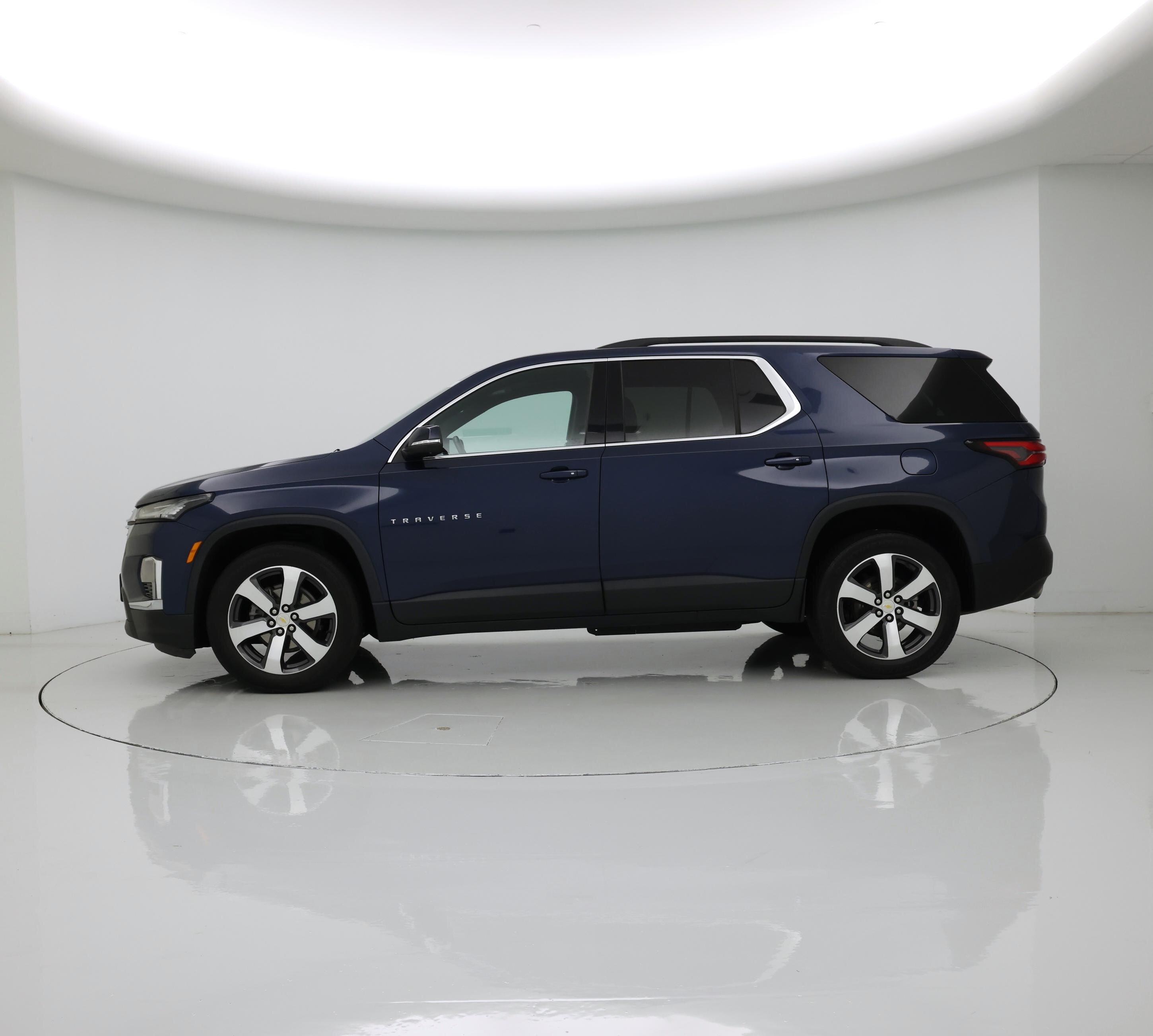 Thumbnail: 2023 Chevrolet Traverse - 3