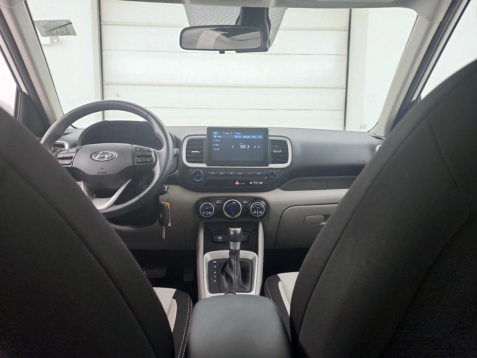 Thumbnail: 2023 Hyundai Venue - 9