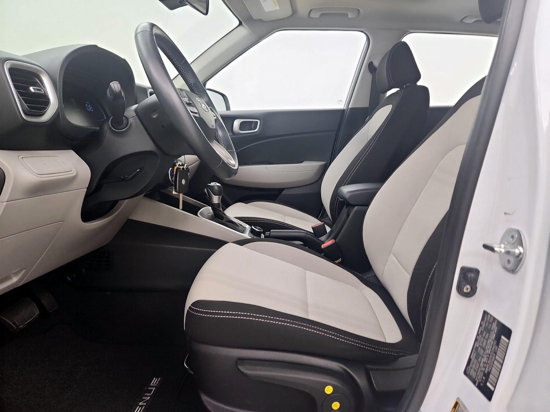 Thumbnail: 2023 Hyundai Venue - 11