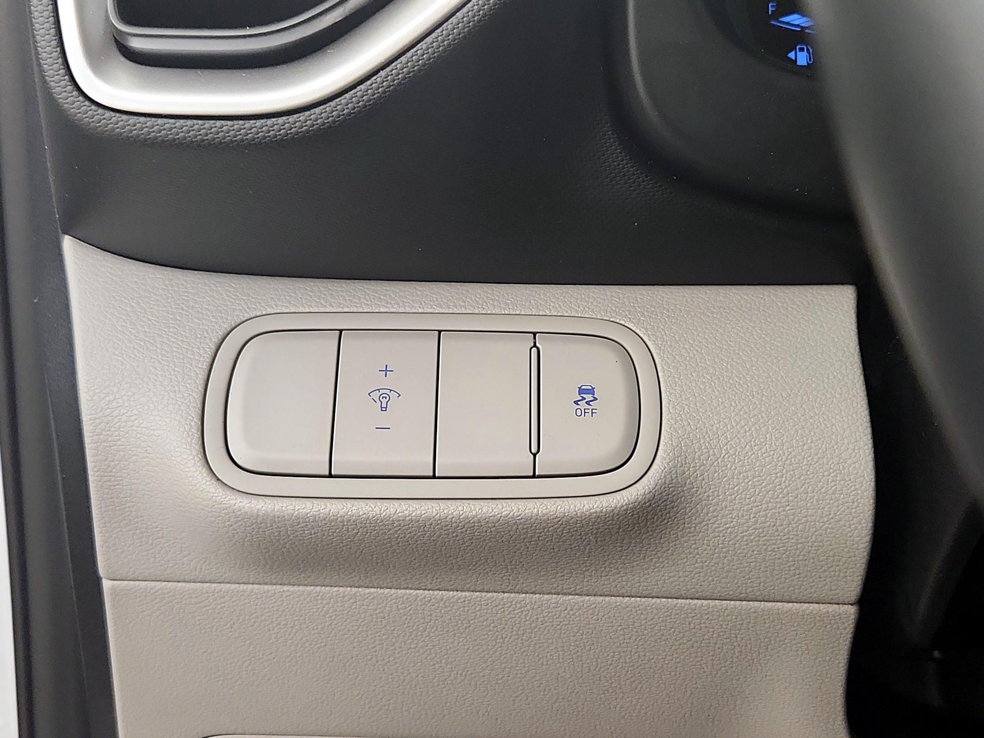 Thumbnail: 2023 Hyundai Venue - 13