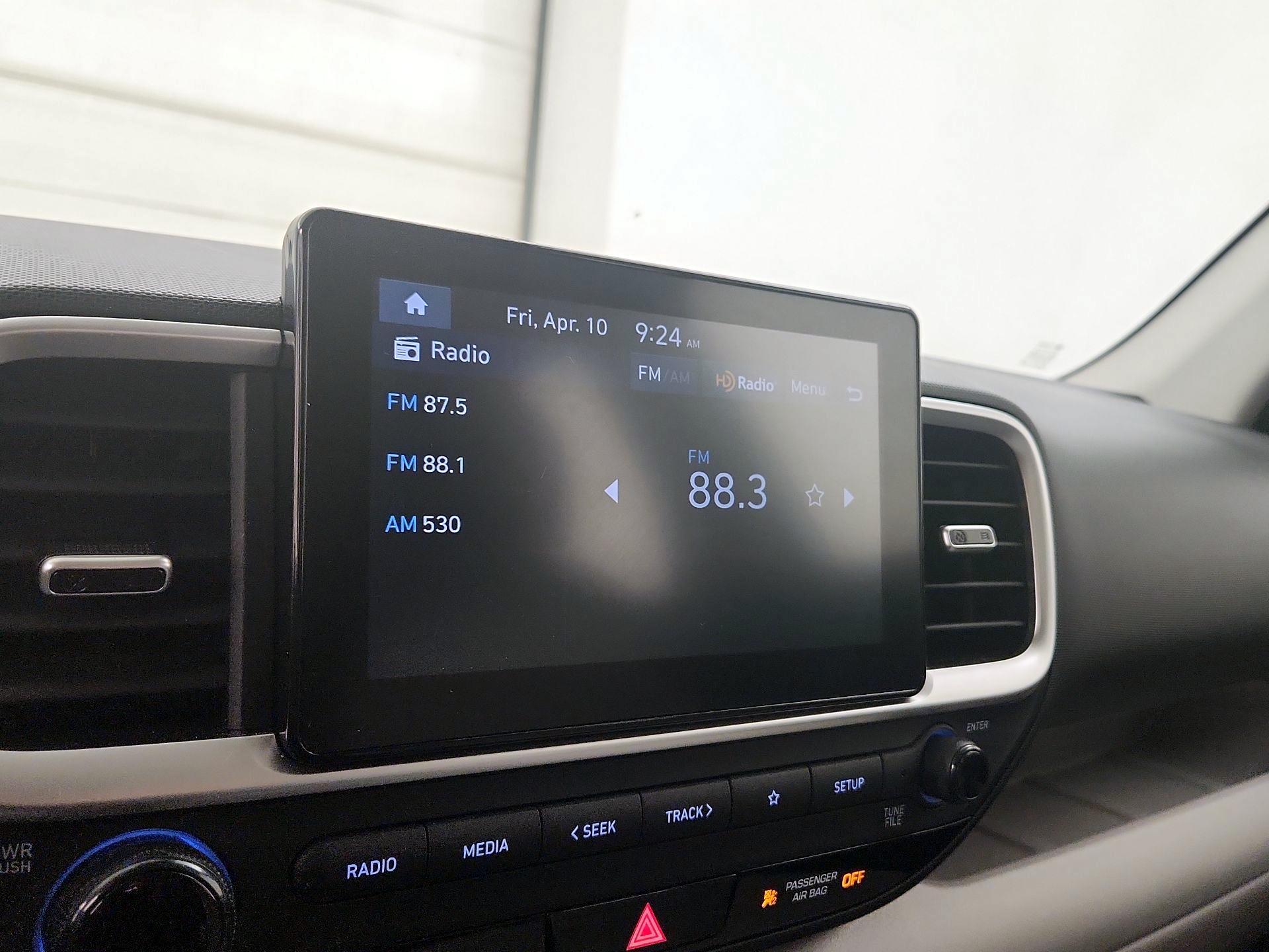 Thumbnail: 2023 Hyundai Venue - 15