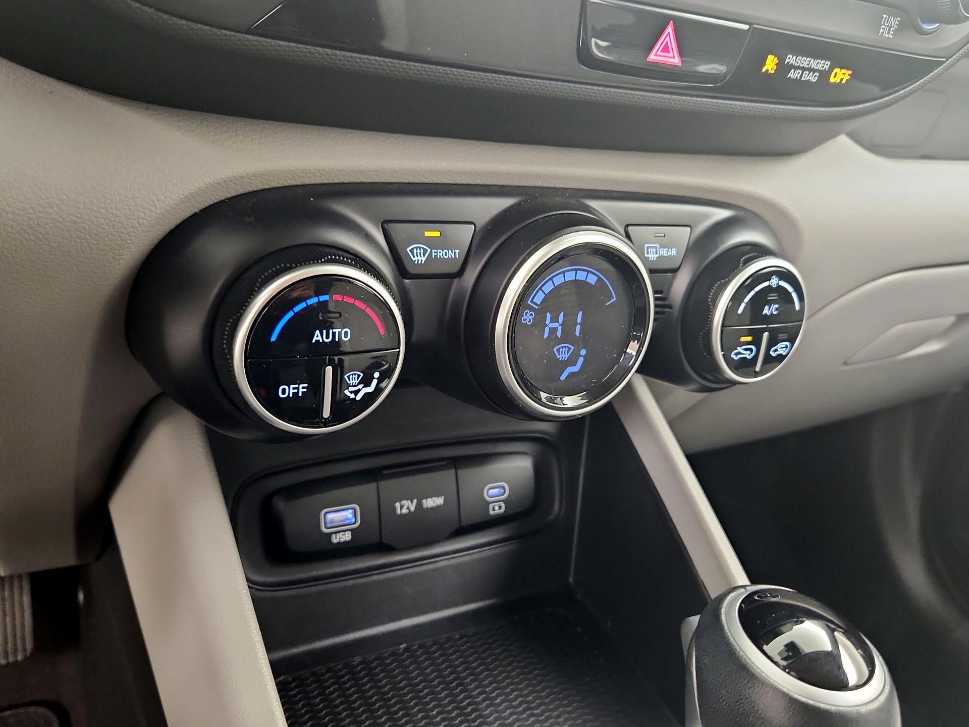 Thumbnail: 2023 Hyundai Venue - 16