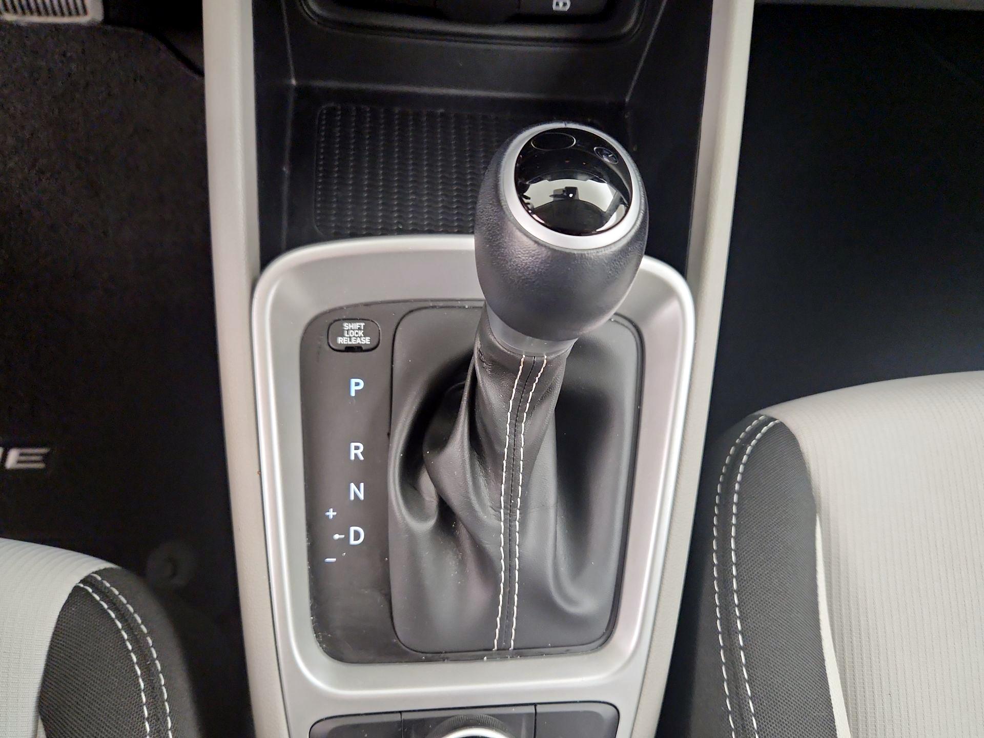 Thumbnail: 2023 Hyundai Venue - 17