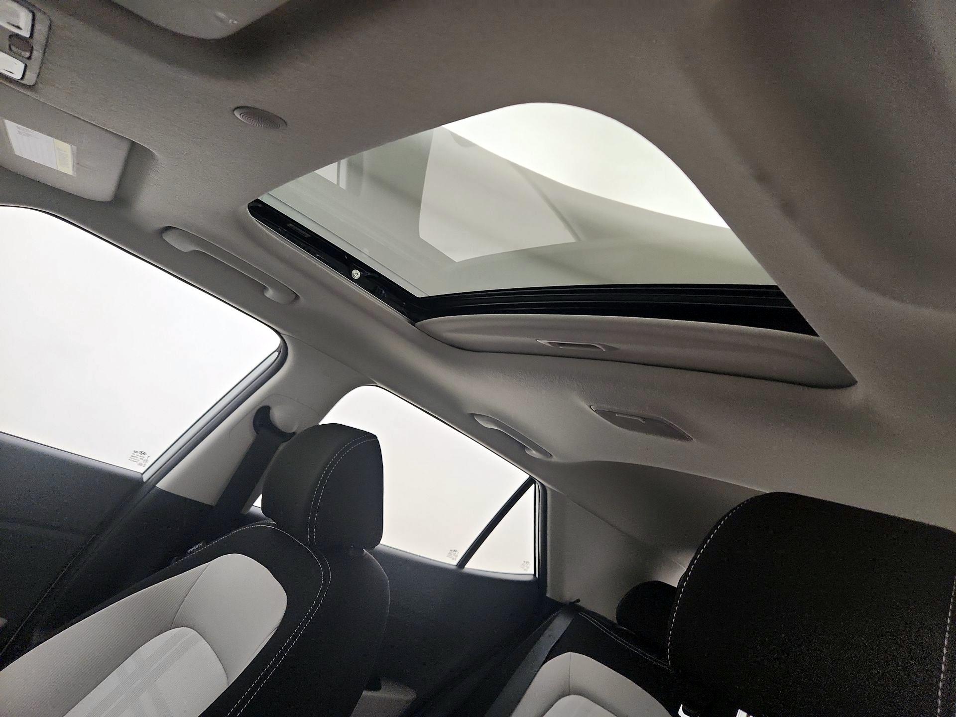 Thumbnail: 2023 Hyundai Venue - 19