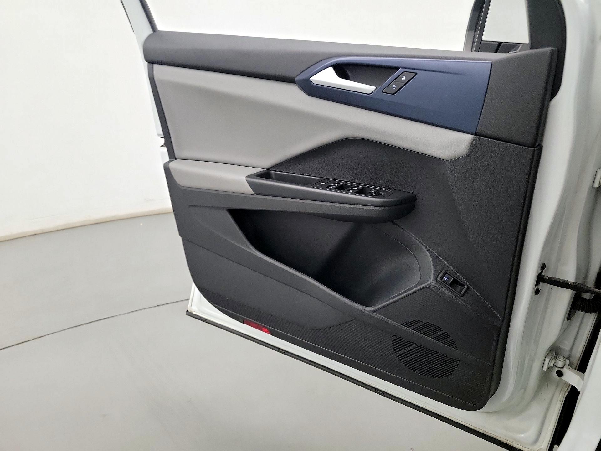 Thumbnail: 2022 Volkswagen Taos - 12