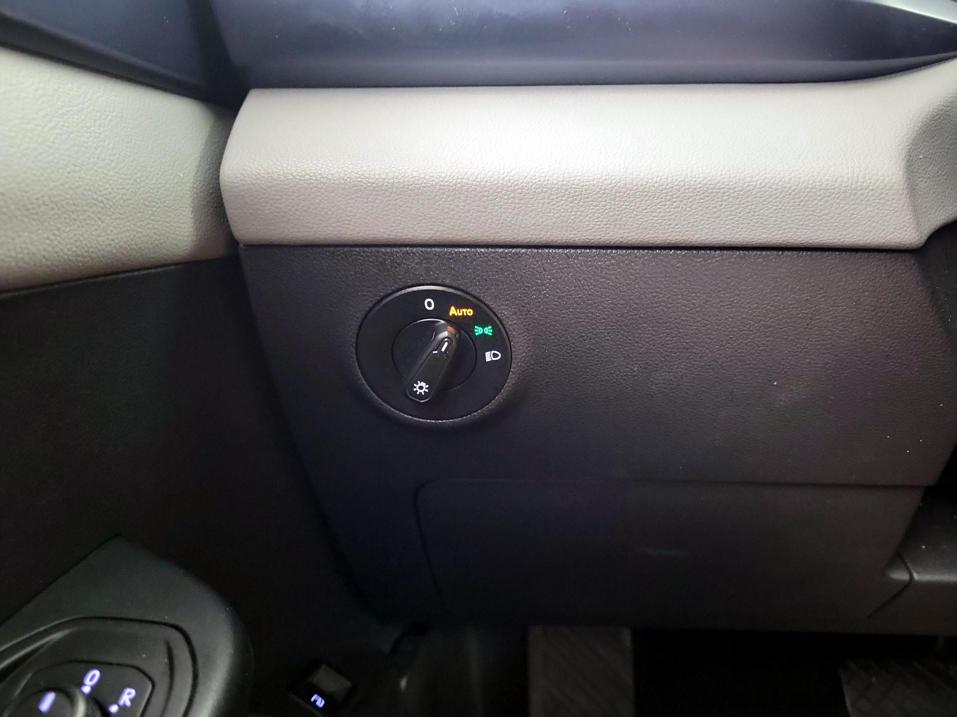 Thumbnail: 2022 Volkswagen Taos - 13