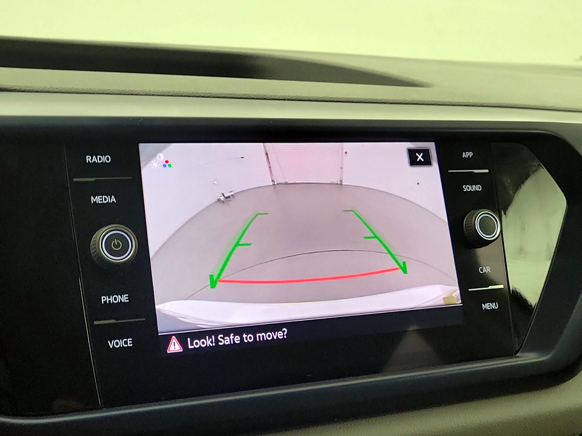 Thumbnail: 2022 Volkswagen Taos - 14