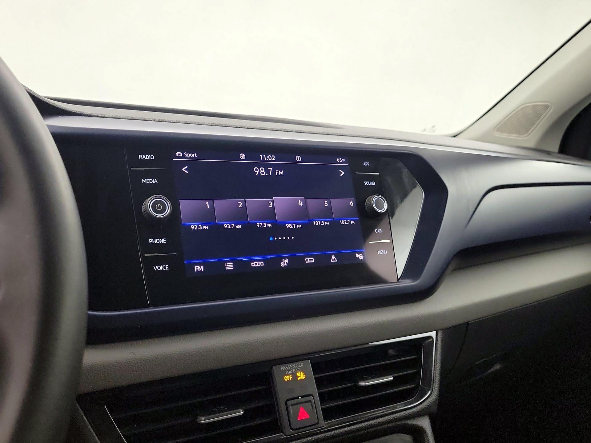 Thumbnail: 2022 Volkswagen Taos - 15