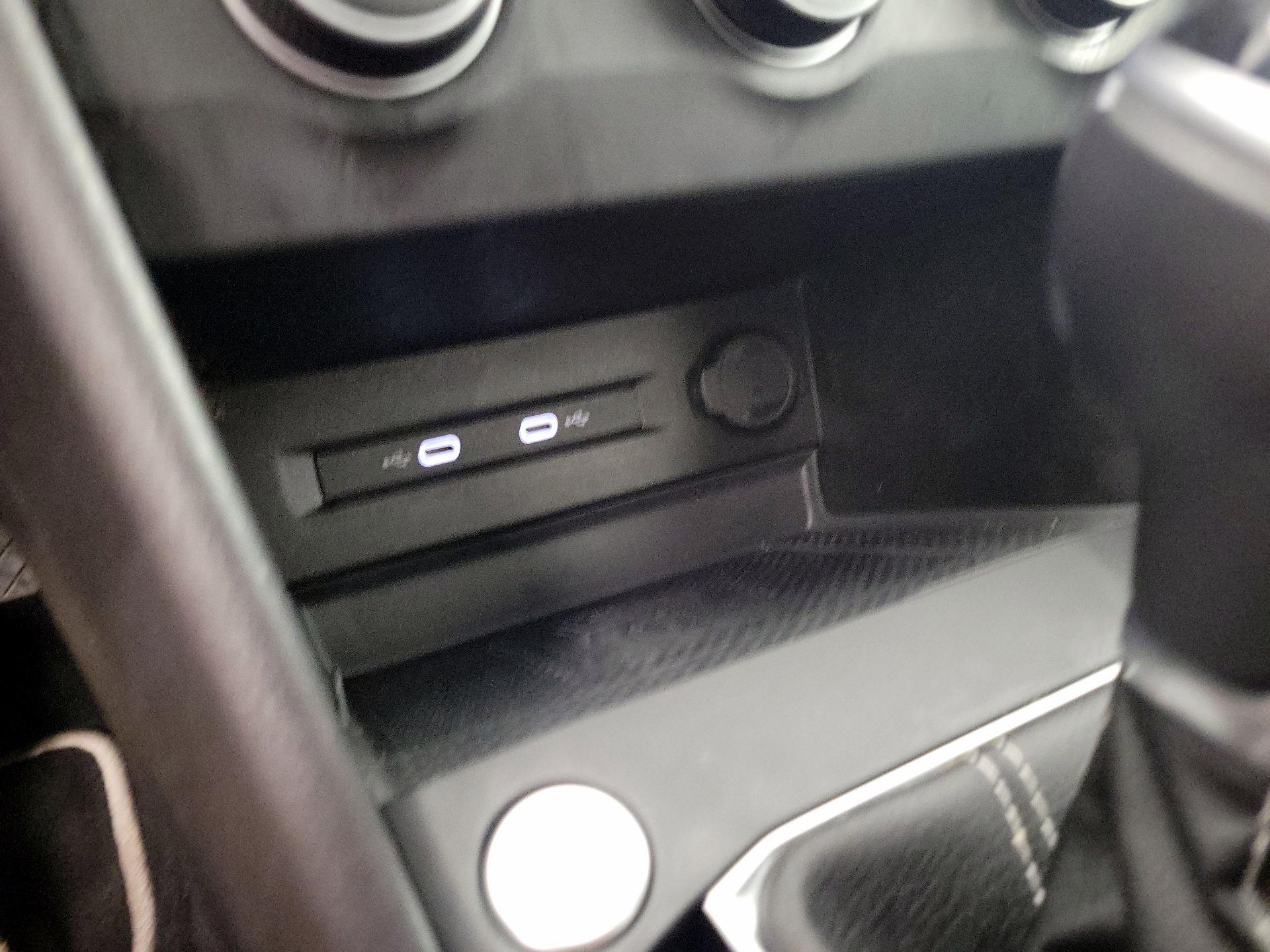 Thumbnail: 2022 Volkswagen Taos - 18