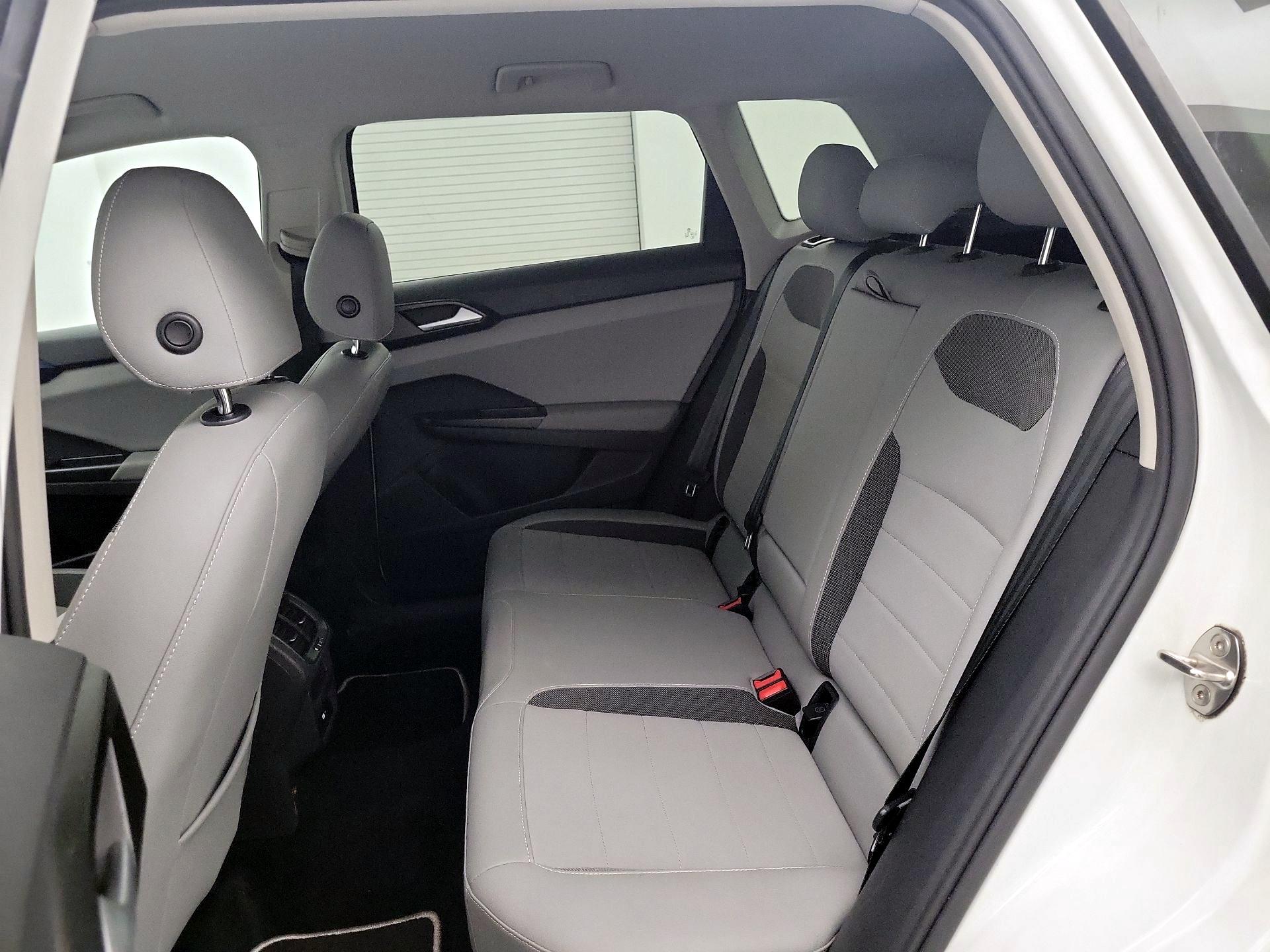 Thumbnail: 2022 Volkswagen Taos - 19