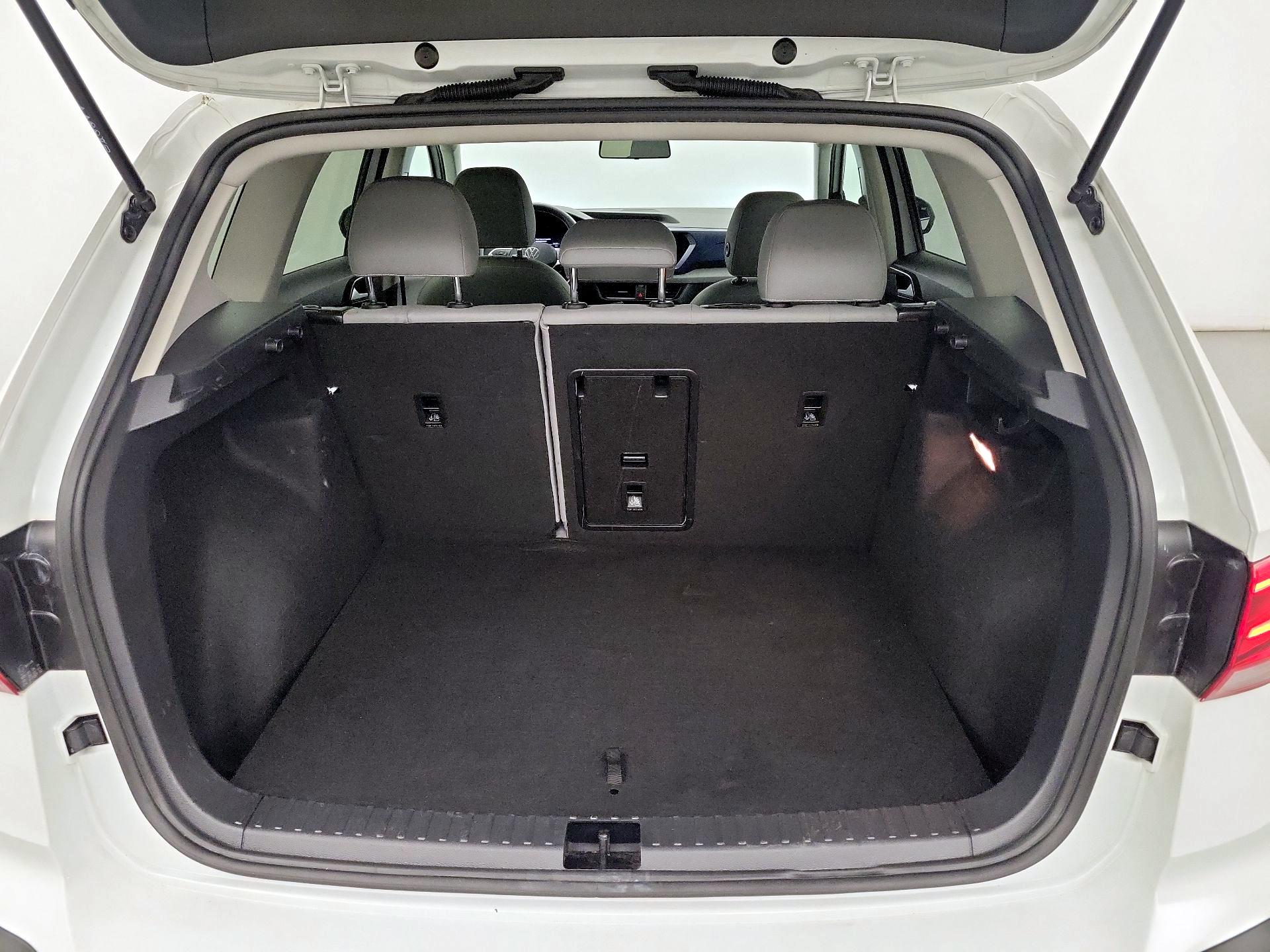 Thumbnail: 2022 Volkswagen Taos - 20