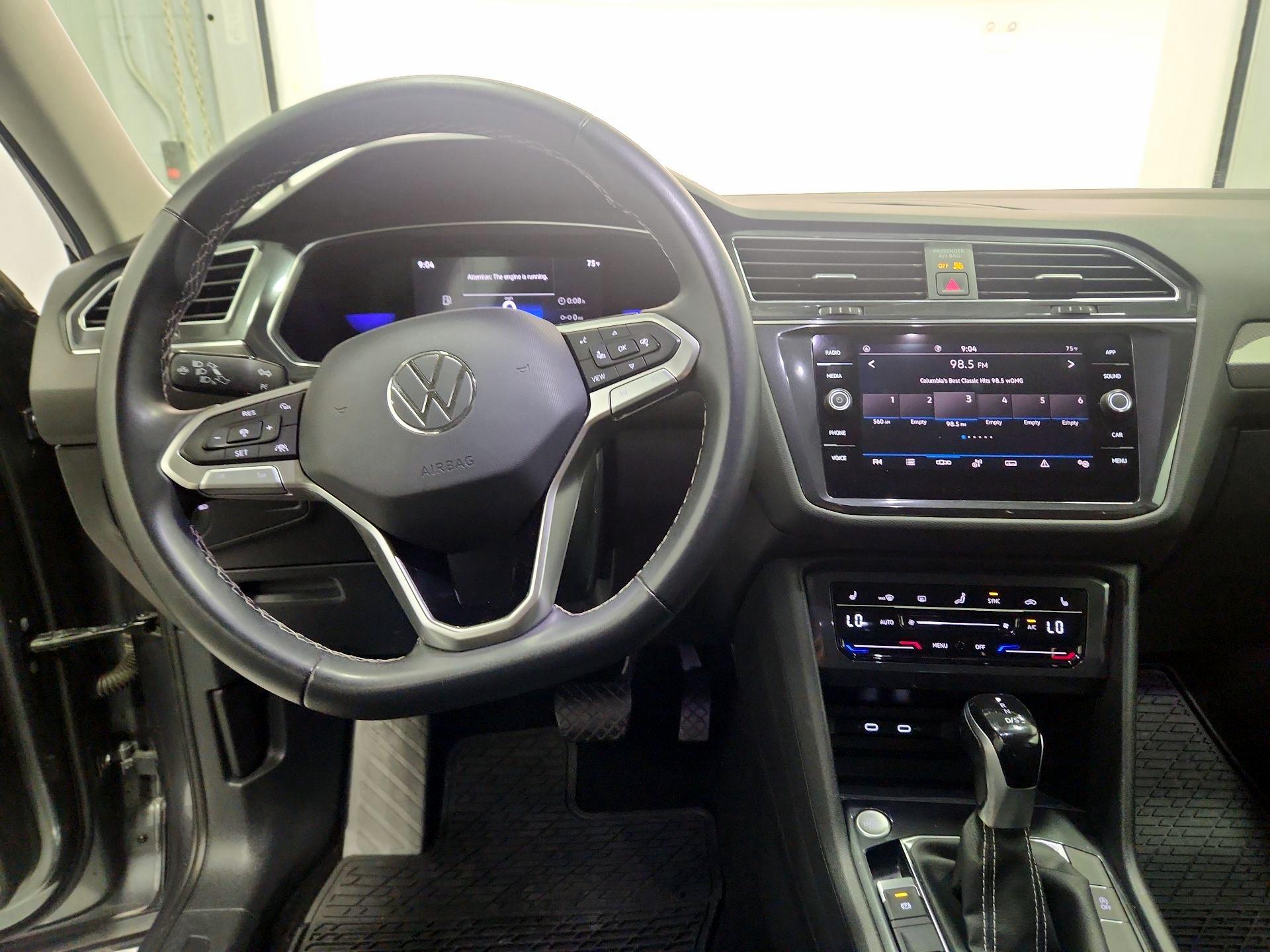 Thumbnail: 2022 Volkswagen Tiguan - 9