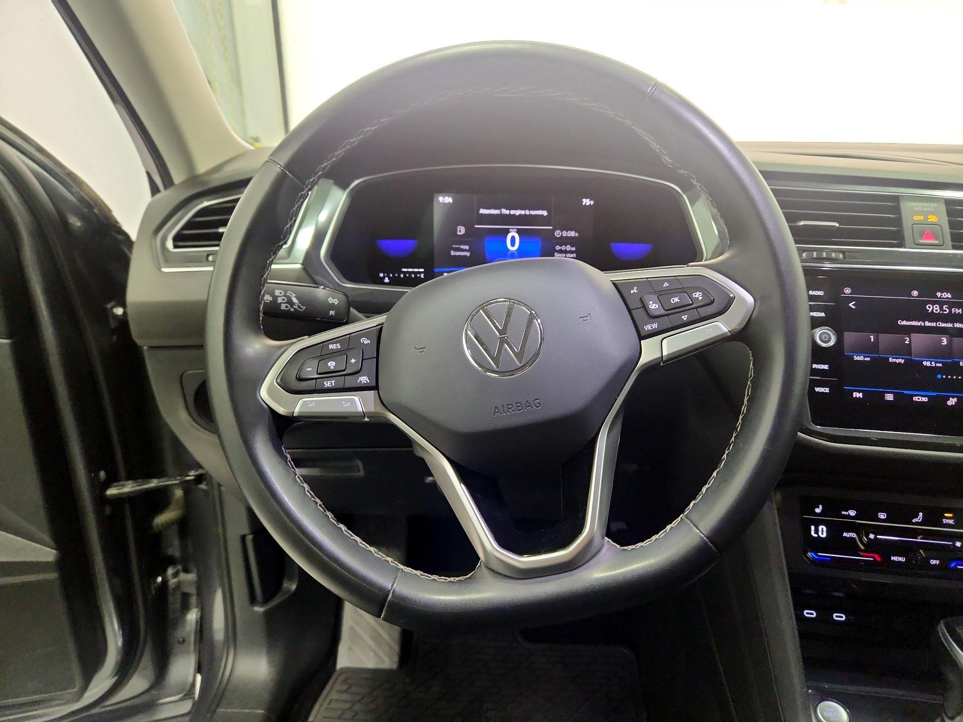 Thumbnail: 2022 Volkswagen Tiguan - 10