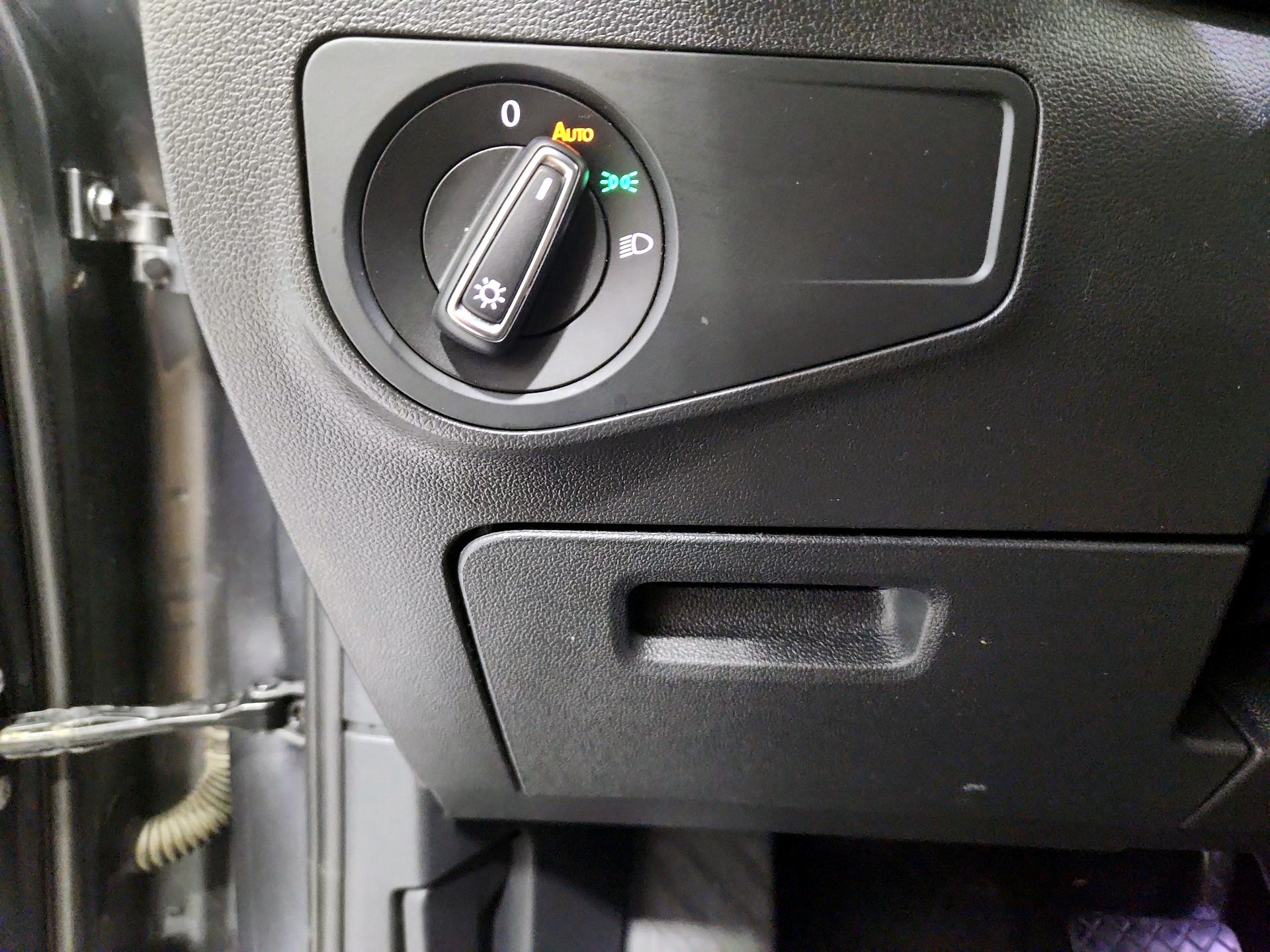 Thumbnail: 2022 Volkswagen Tiguan - 13