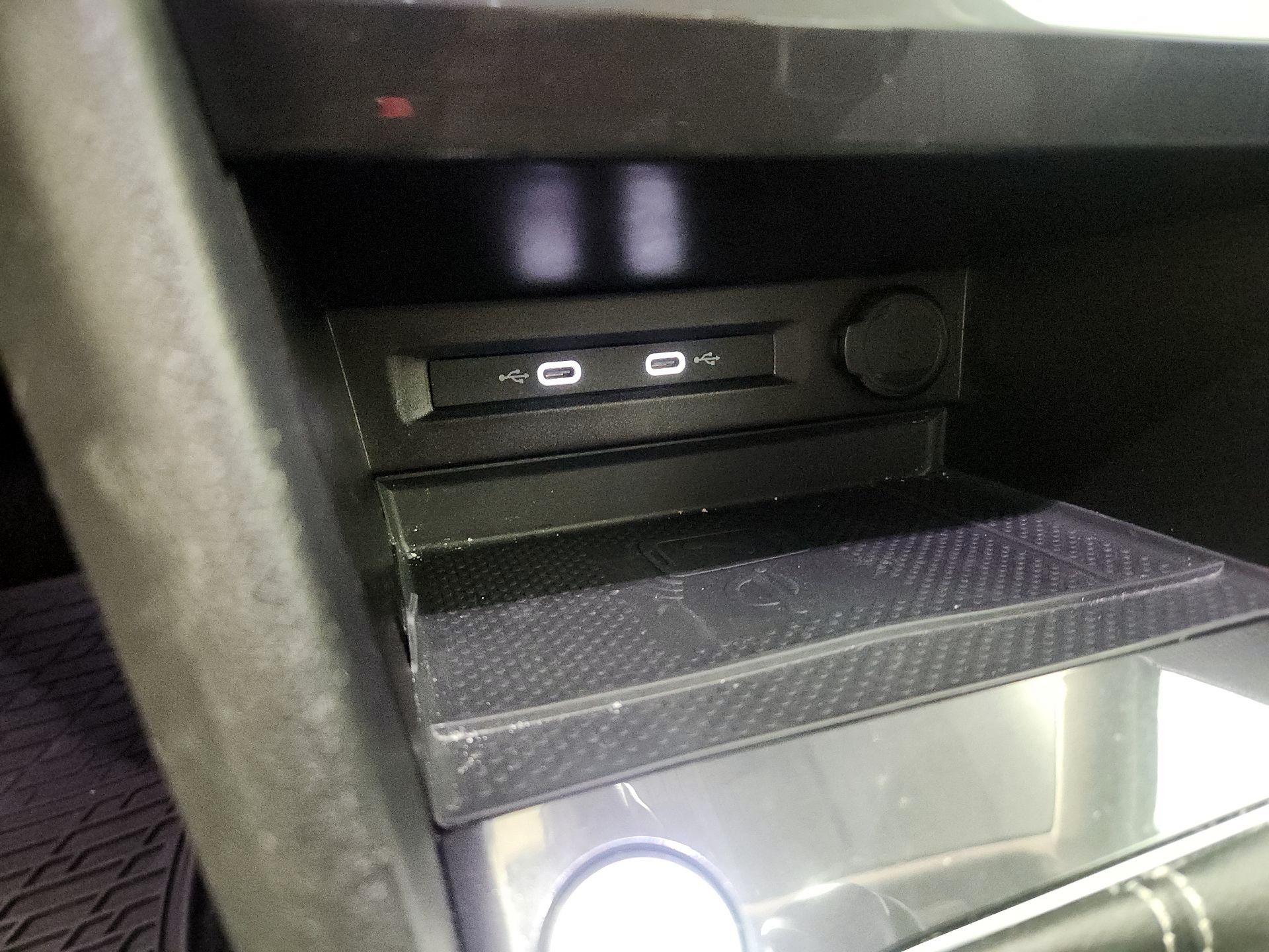 Thumbnail: 2022 Volkswagen Tiguan - 18