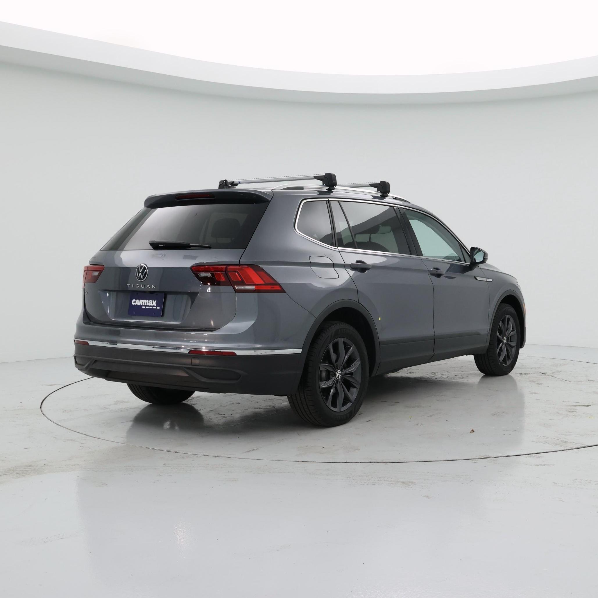 Thumbnail: 2022 Volkswagen Tiguan - 8