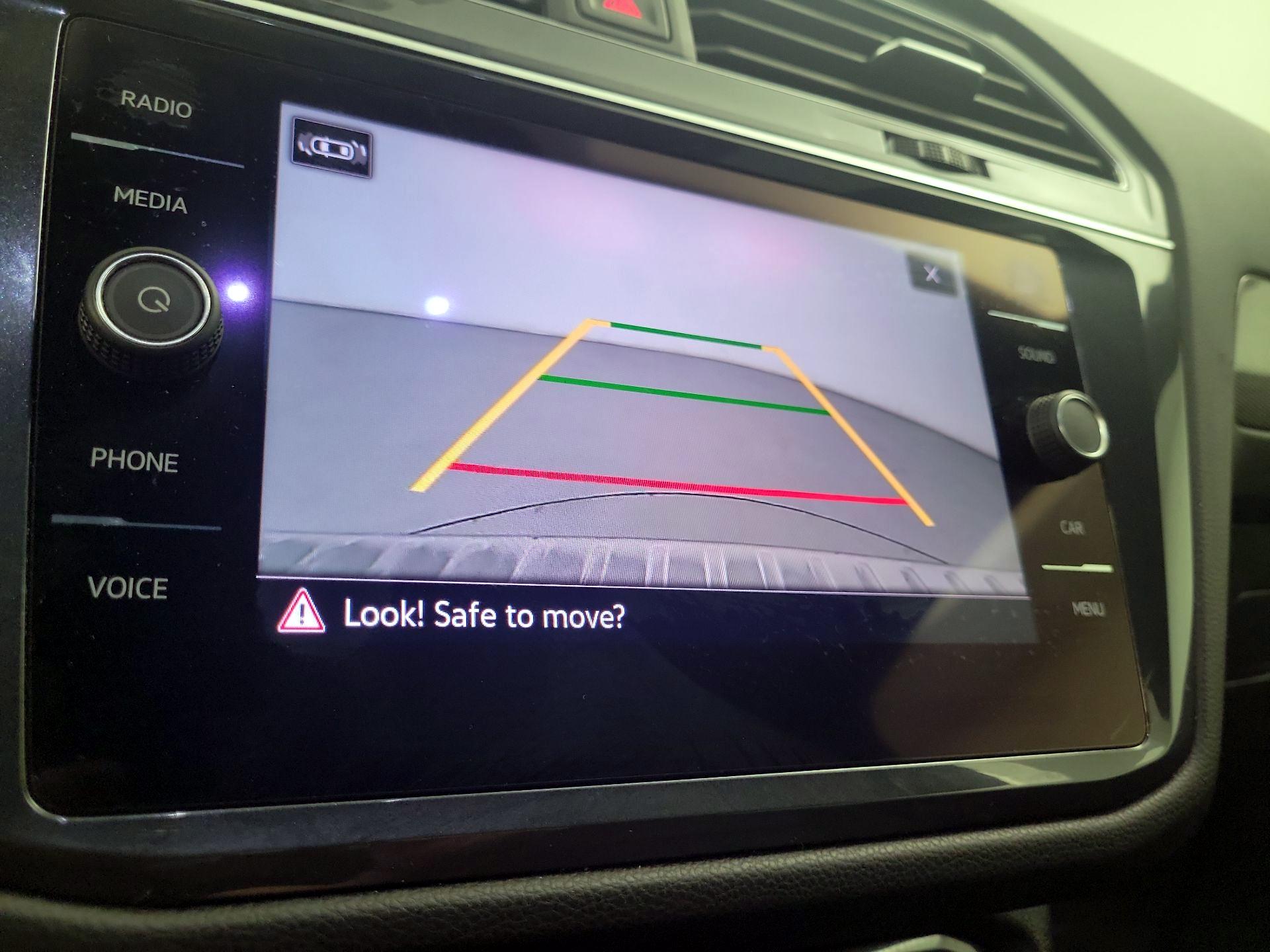 Thumbnail: 2022 Volkswagen Tiguan - 14