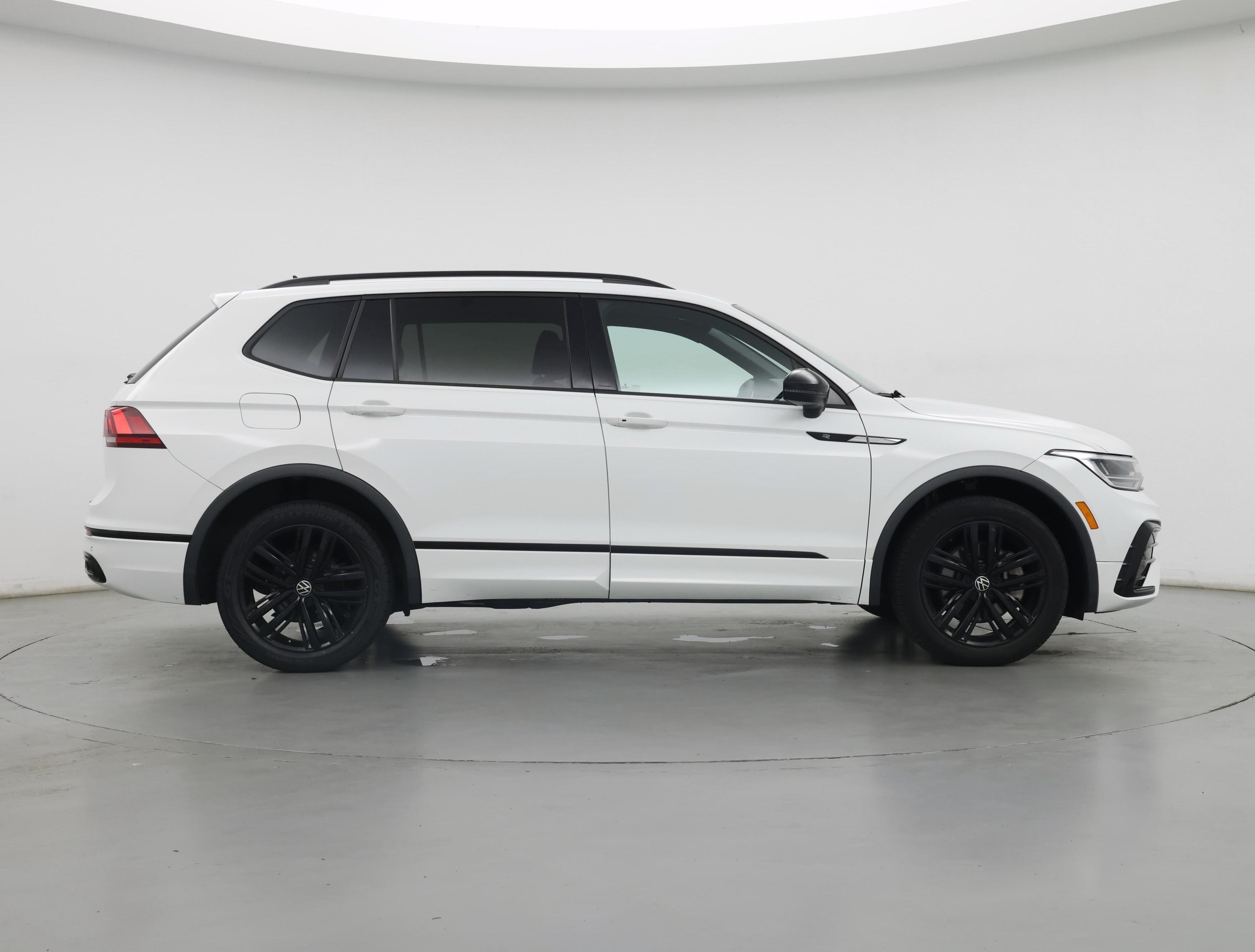 Thumbnail: 2022 Volkswagen Tiguan - 7