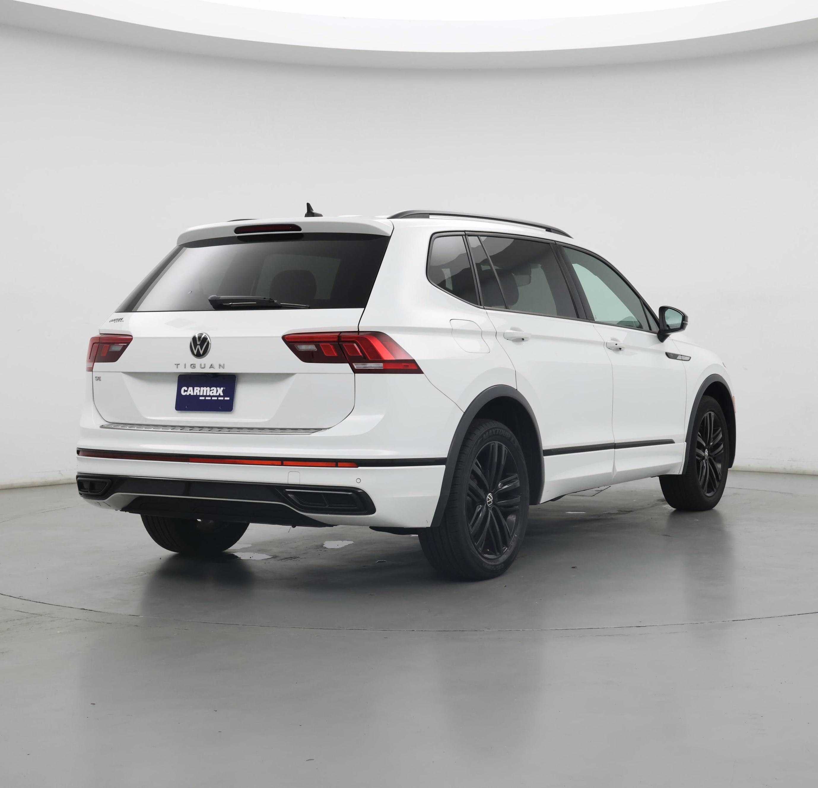 Thumbnail: 2022 Volkswagen Tiguan - 8