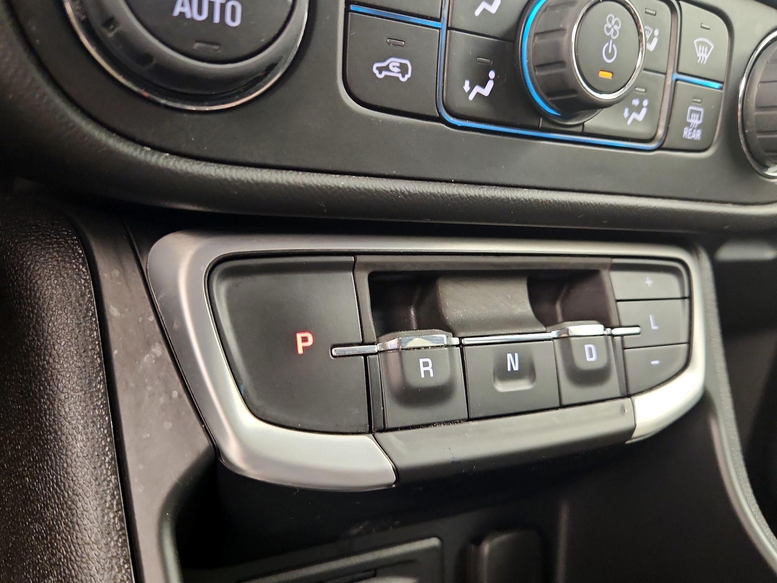 2022 GMC Terrain SLE - Photo 19