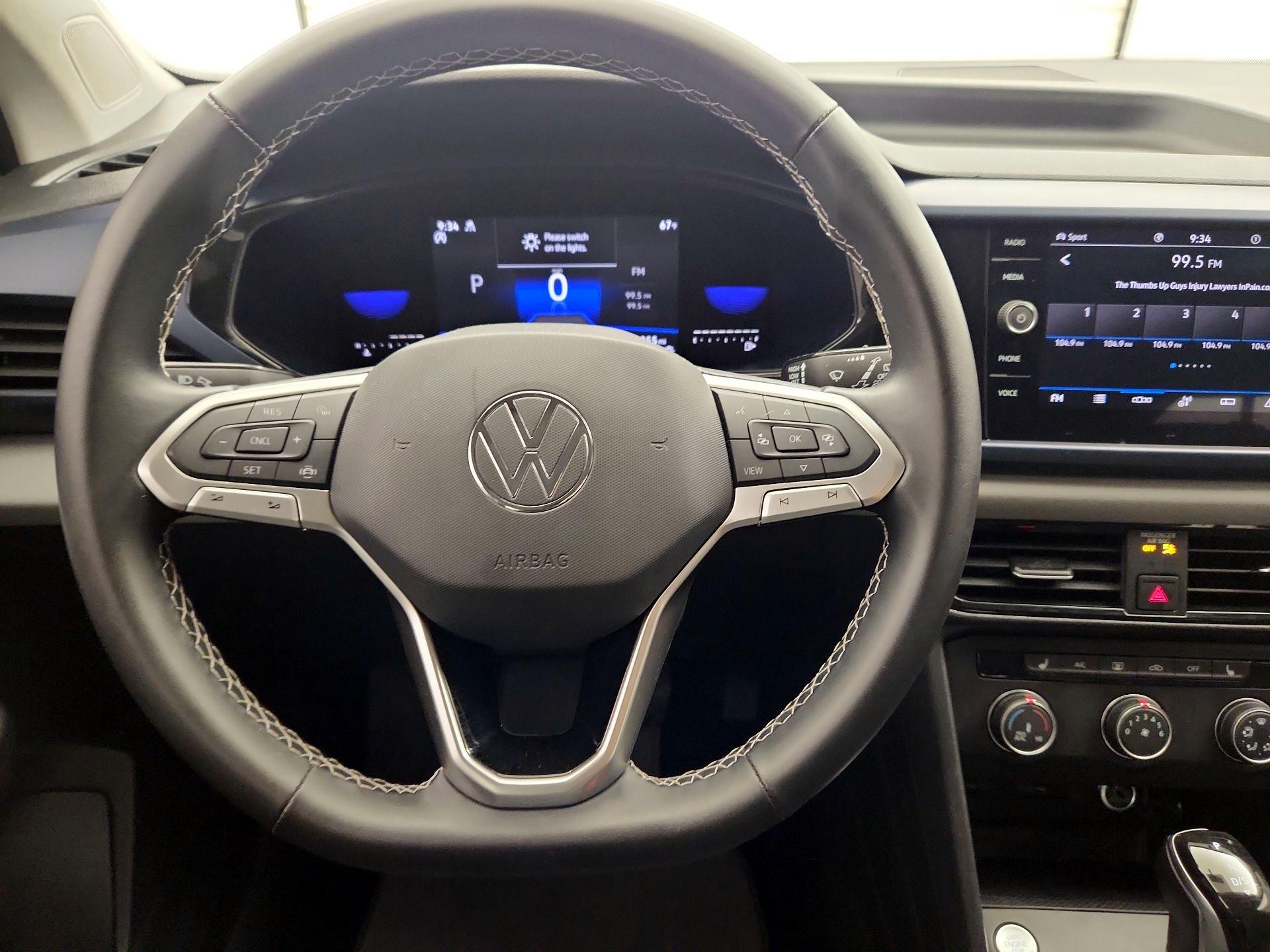 Thumbnail: 2022 Volkswagen Taos - 10