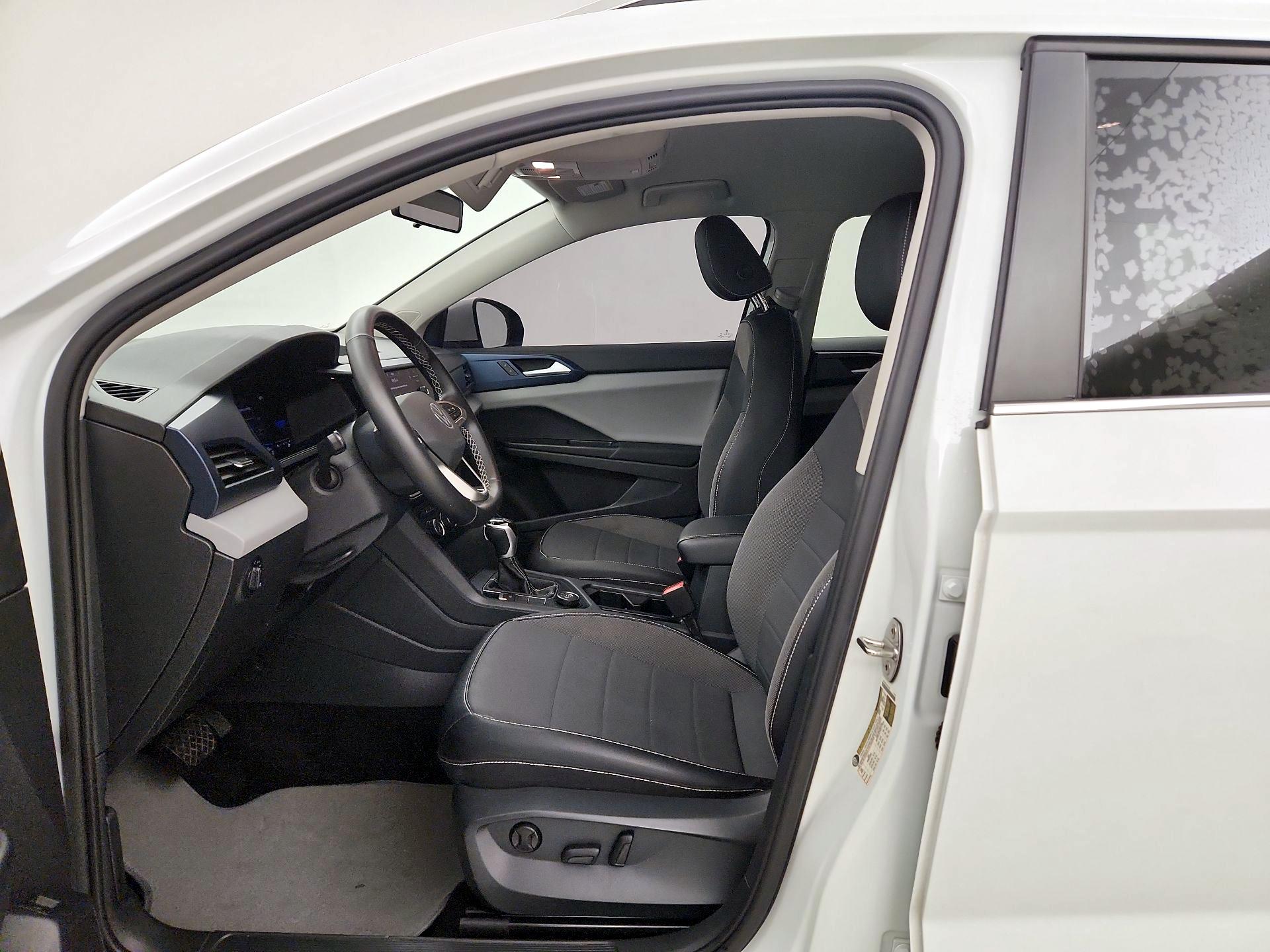 Thumbnail: 2022 Volkswagen Taos - 11