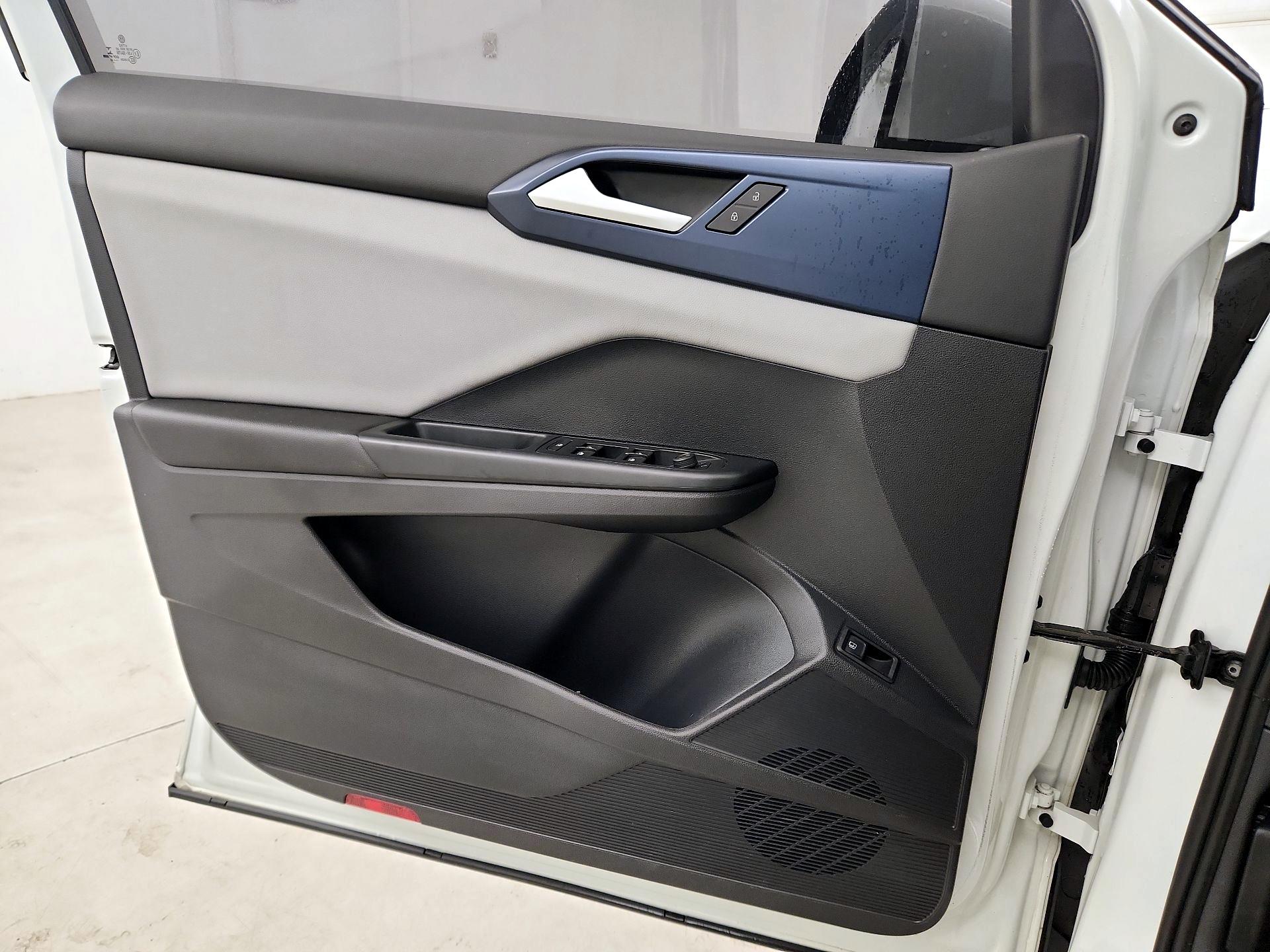 Thumbnail: 2022 Volkswagen Taos - 12