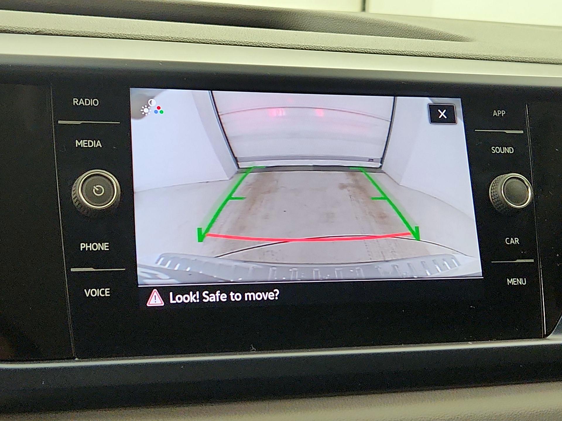 Thumbnail: 2022 Volkswagen Taos - 14